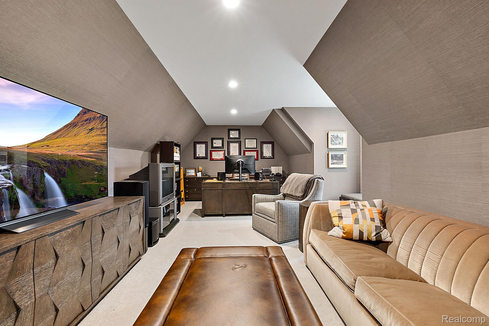 3160 BERKSHIRE Drive