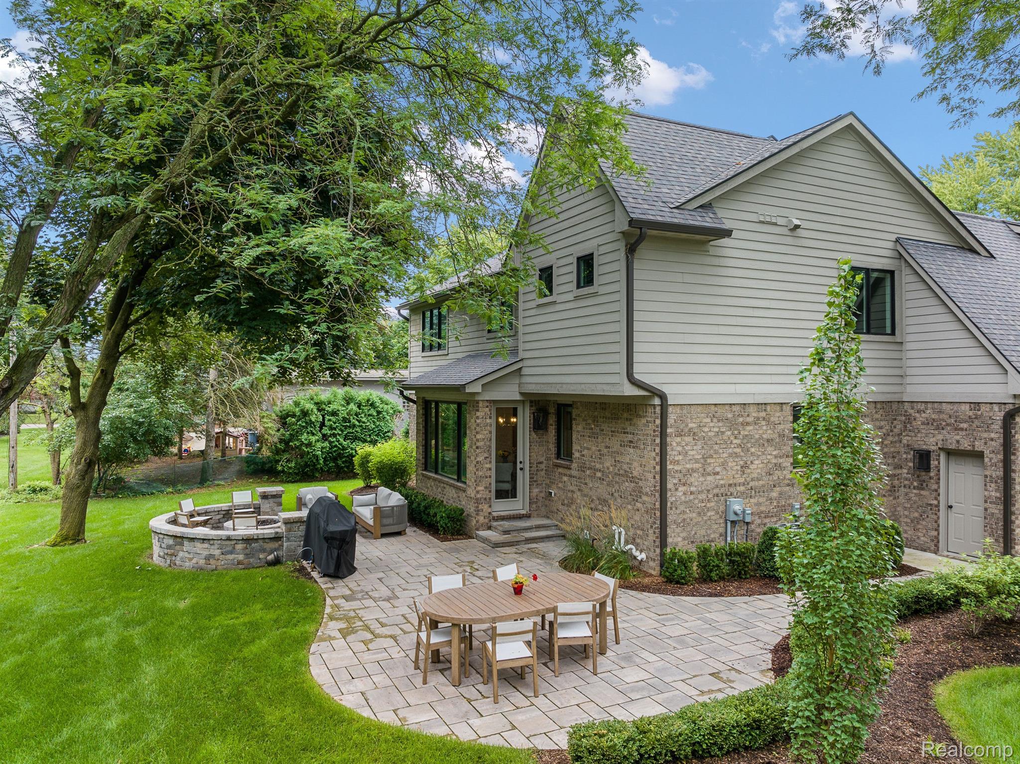 3160 BERKSHIRE Drive