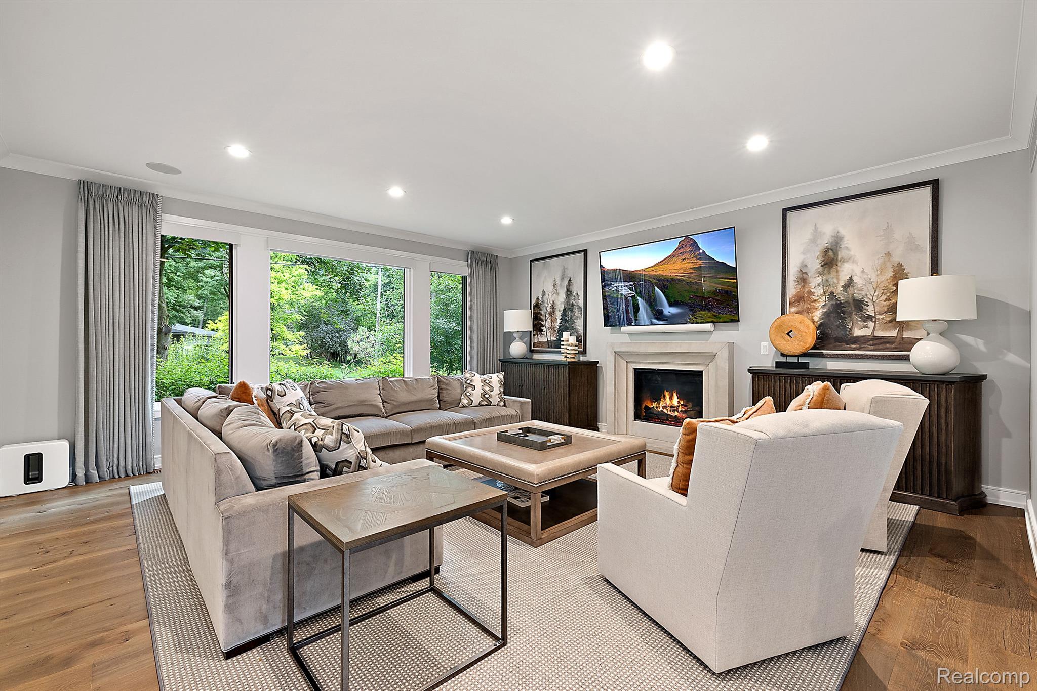 3160 BERKSHIRE Drive