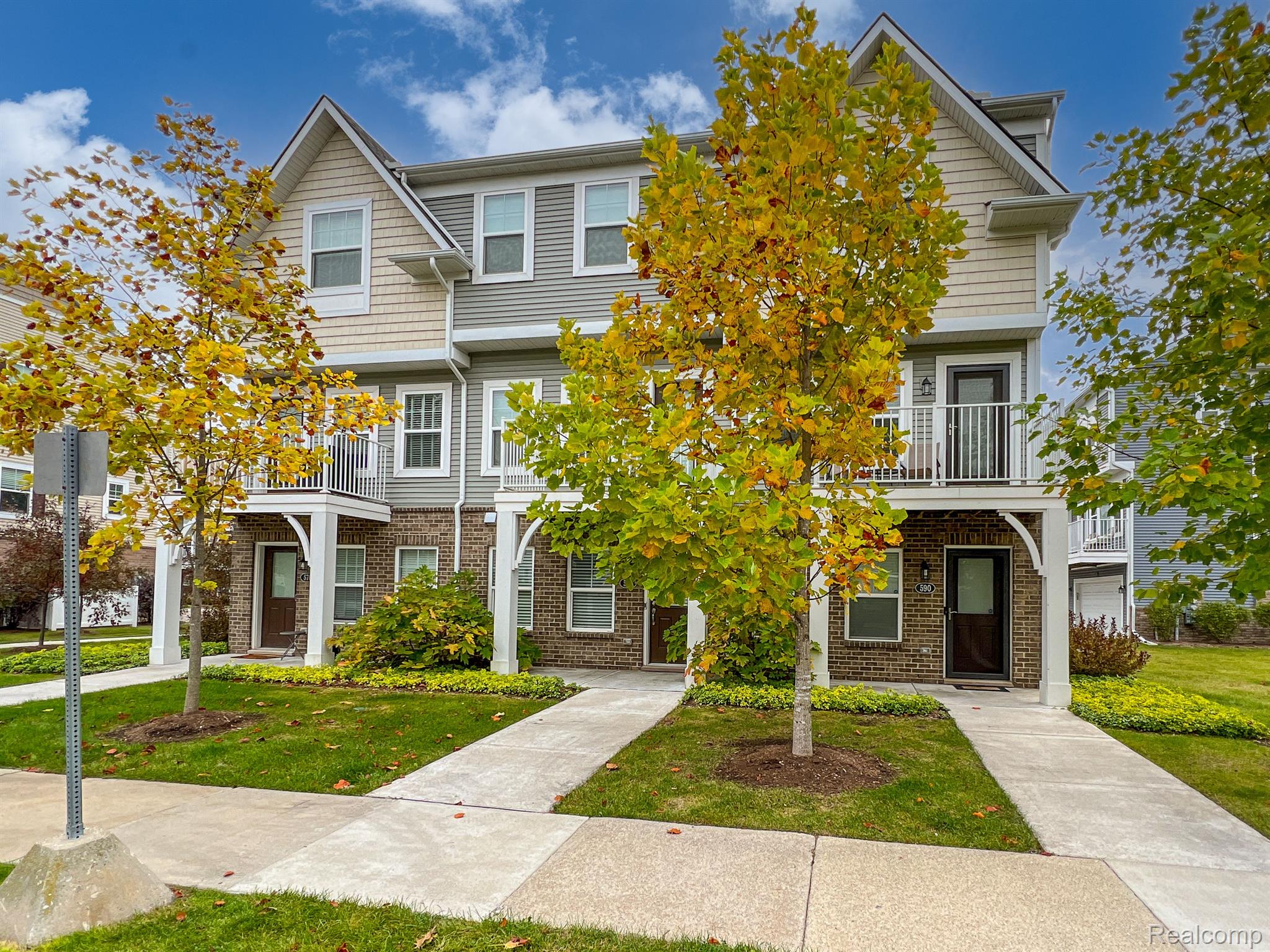 590 PARKDALE Lane