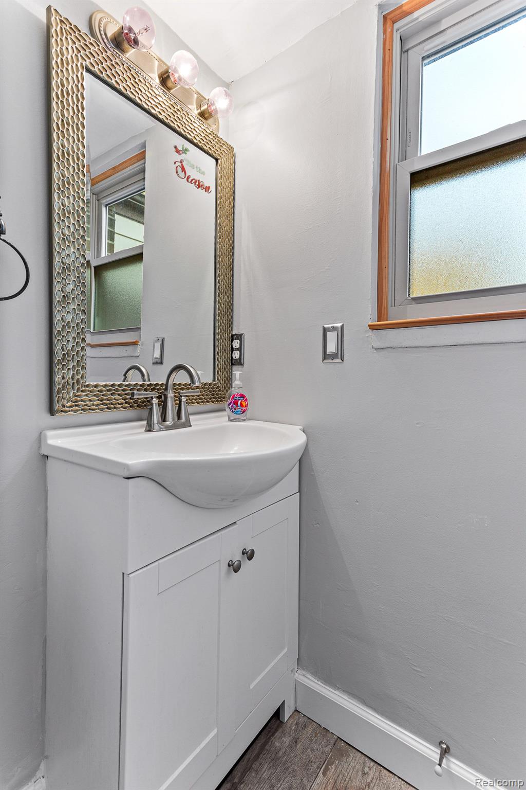 41015 BEECHWOOD Street