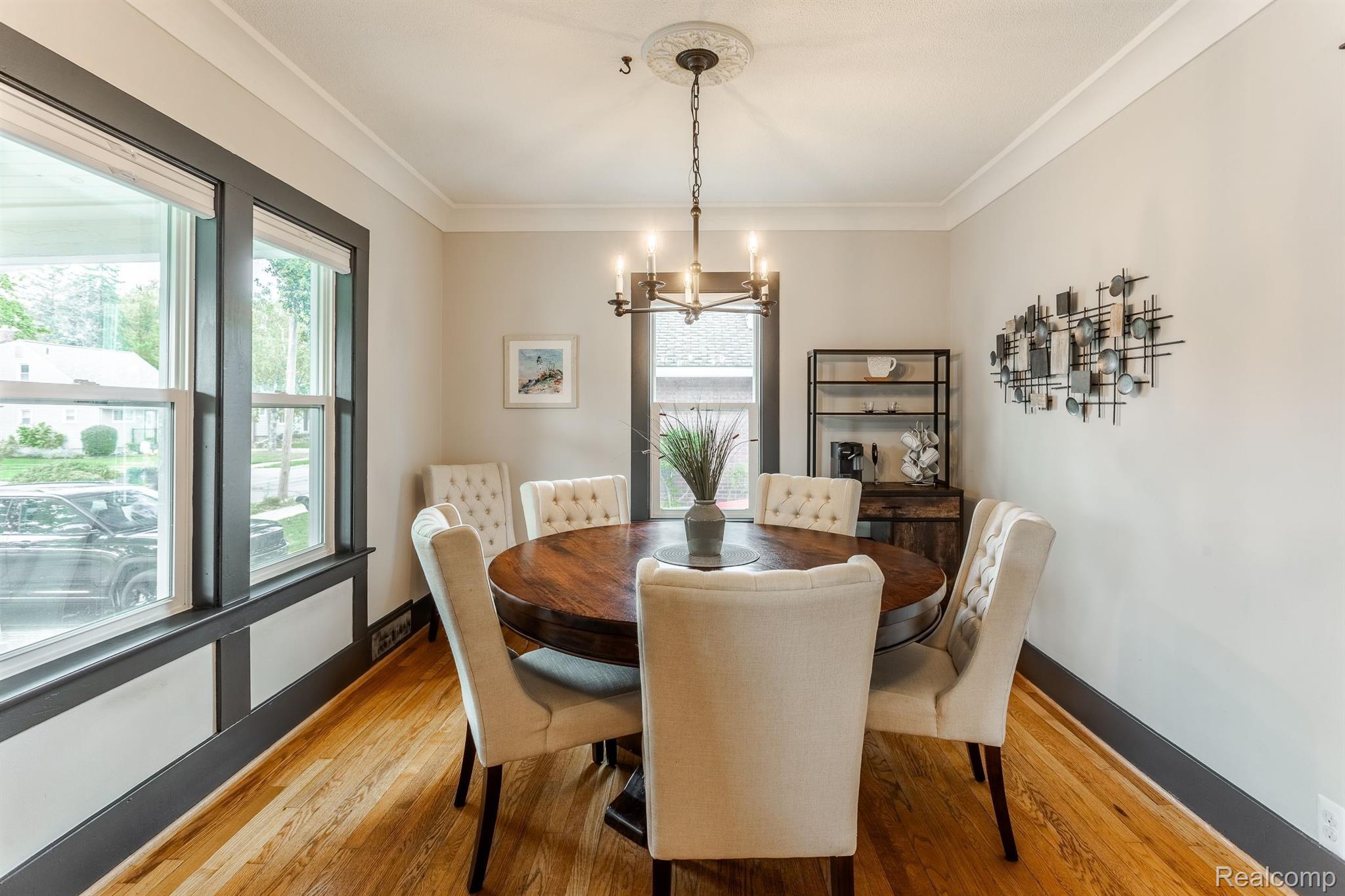 1015 WYANDOTTE Avenue