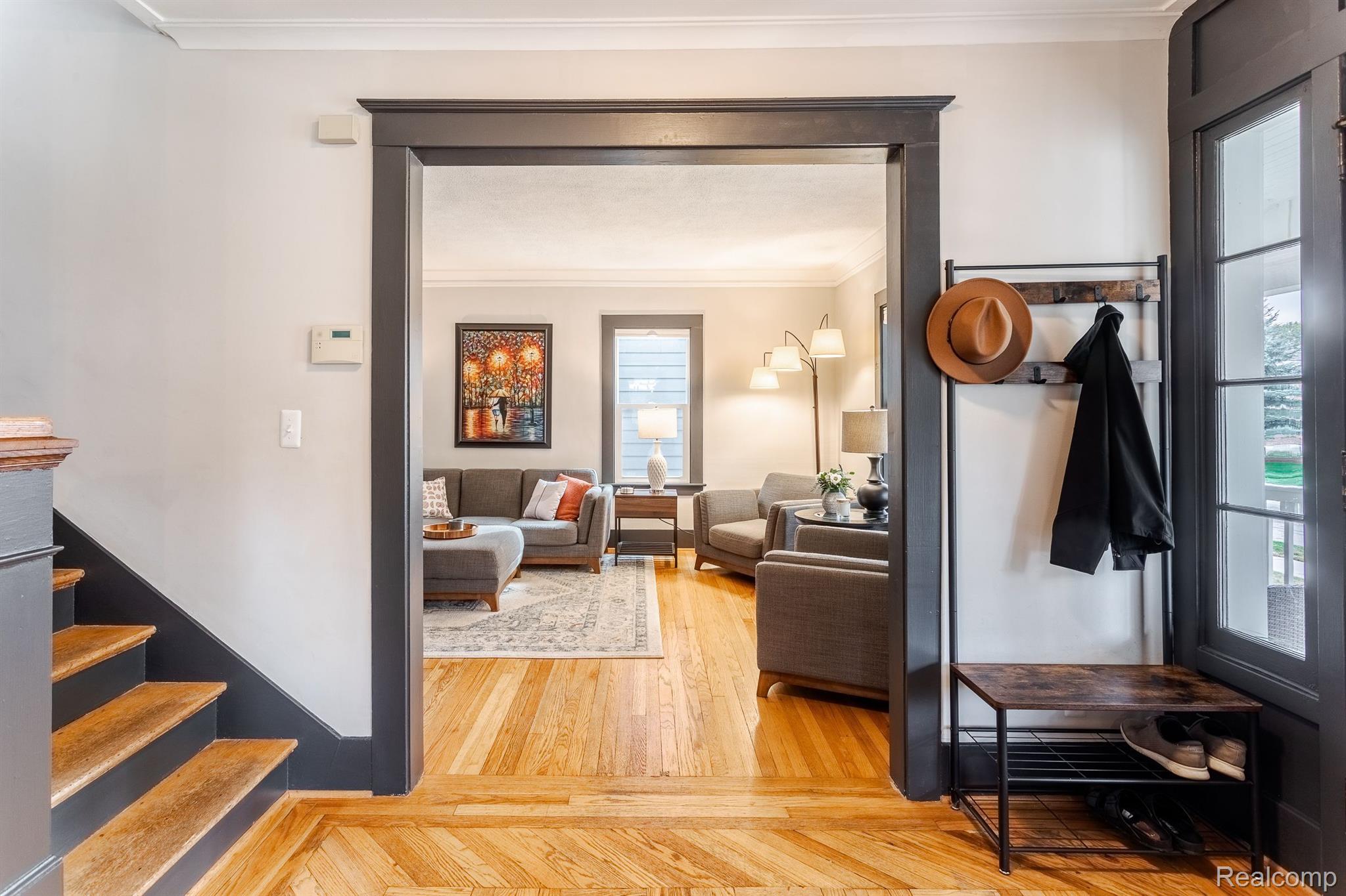 1015 WYANDOTTE Avenue