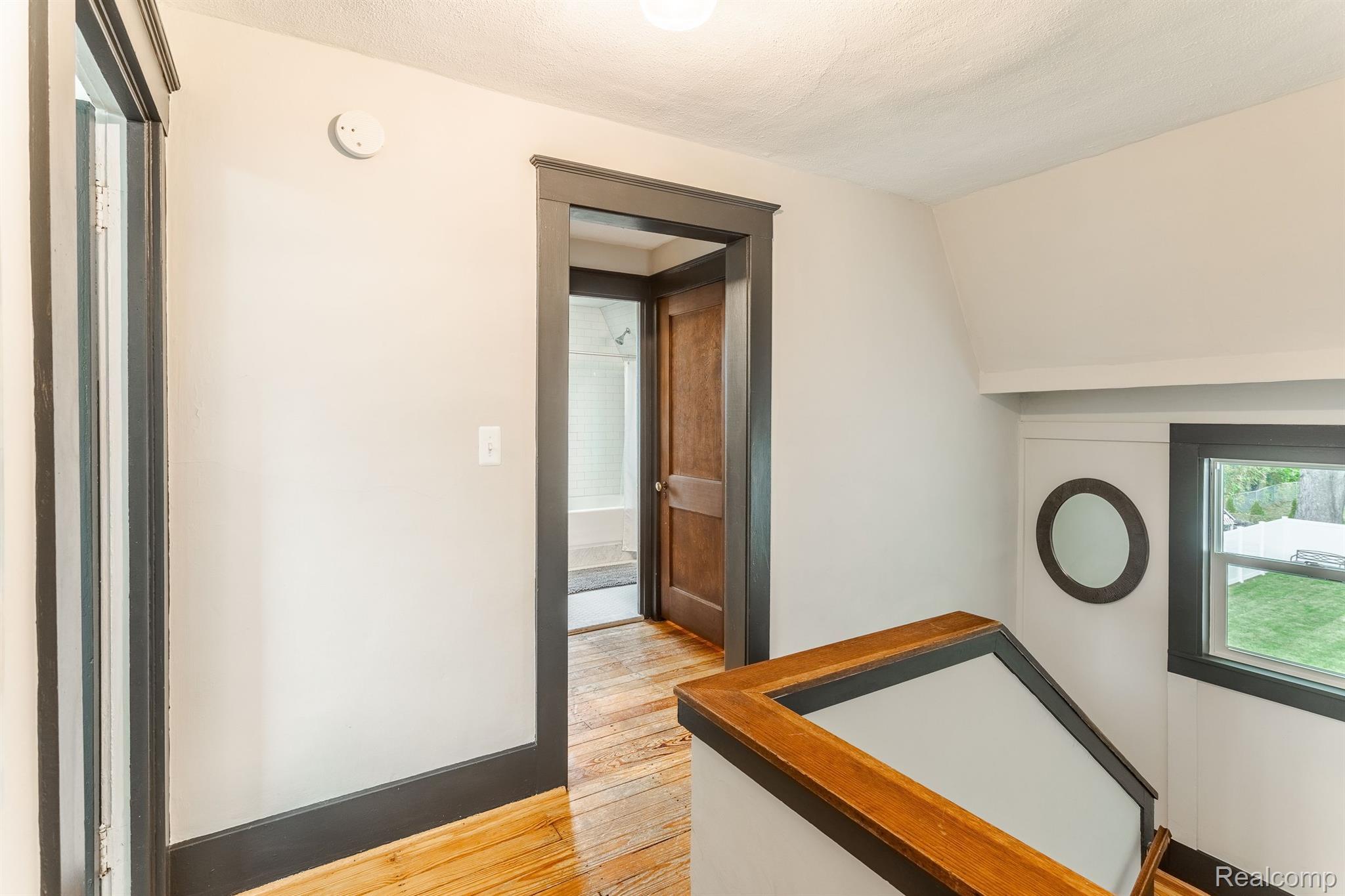 1015 WYANDOTTE Avenue