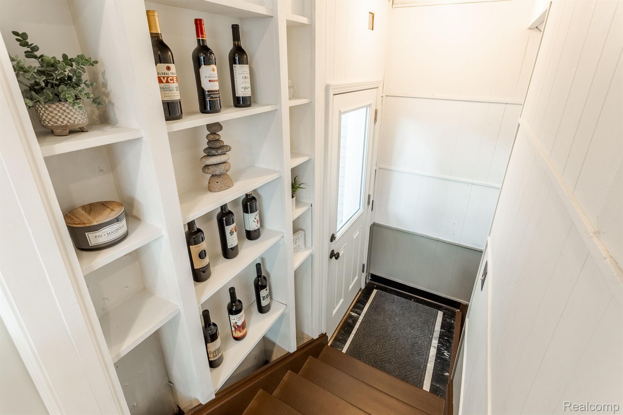 1015 WYANDOTTE Avenue