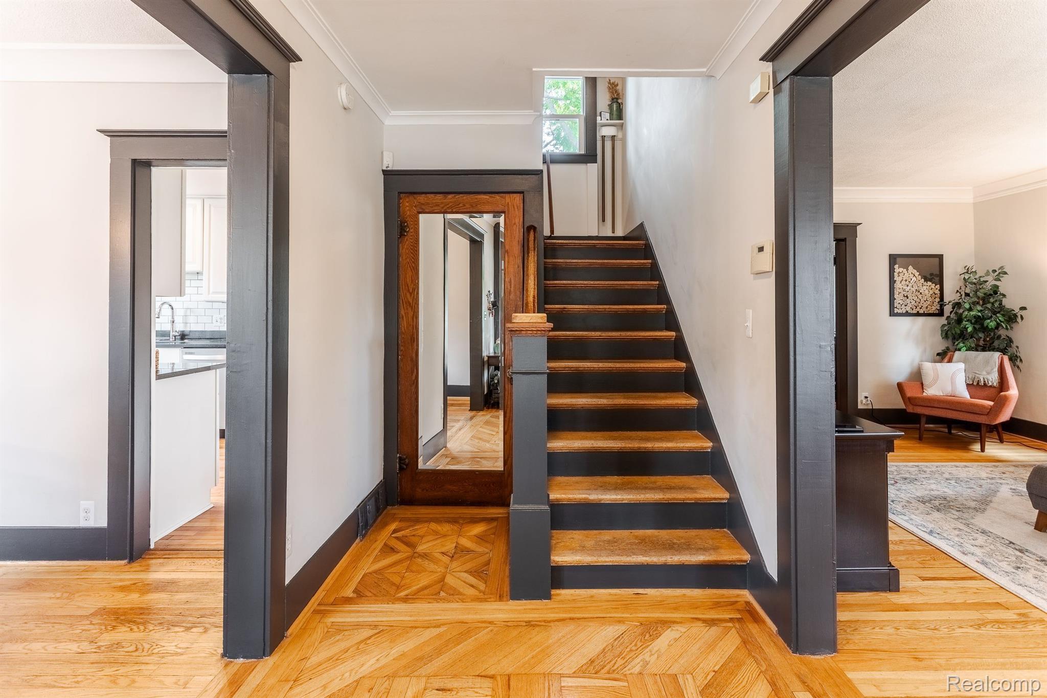 1015 WYANDOTTE Avenue