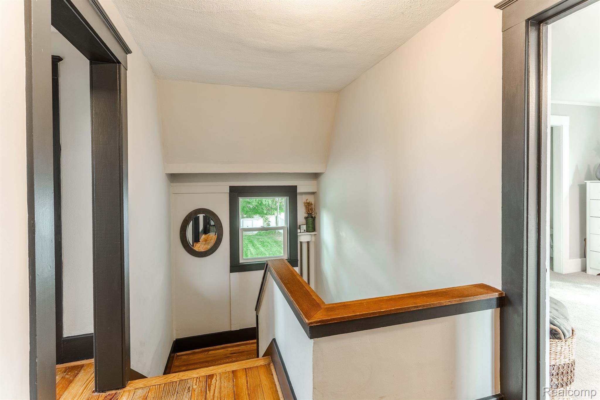 1015 WYANDOTTE Avenue