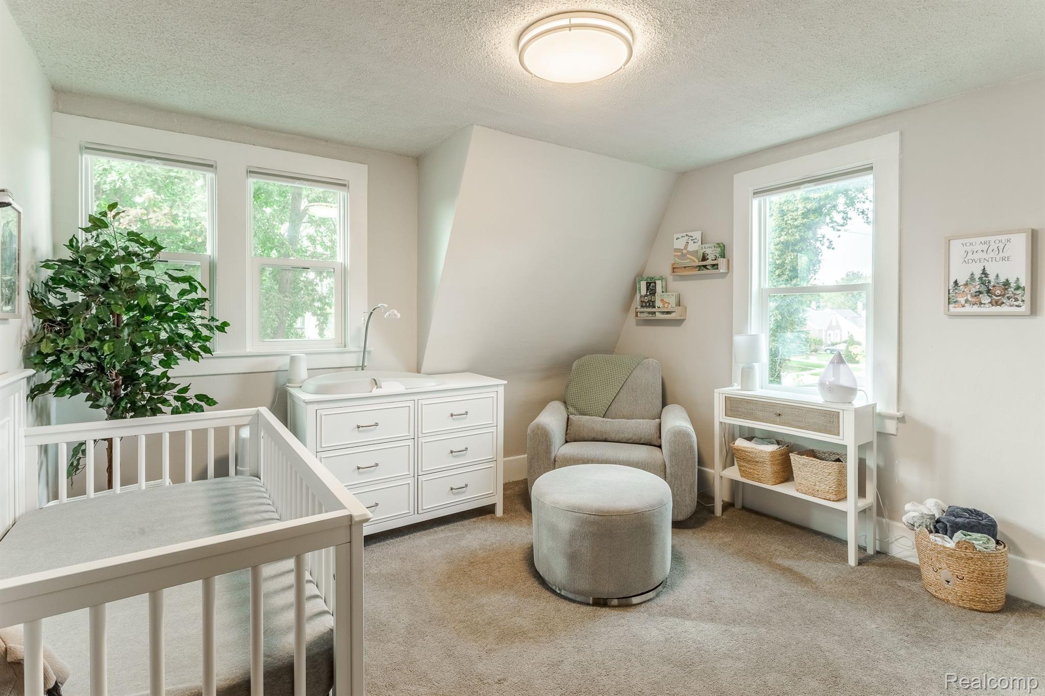 1015 WYANDOTTE Avenue