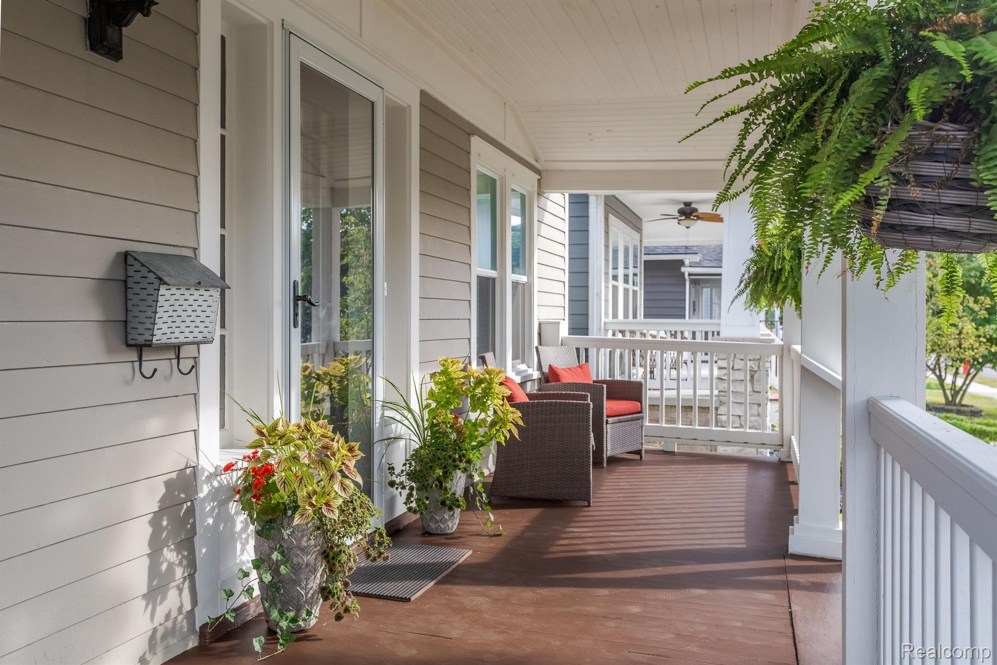 1015 WYANDOTTE Avenue