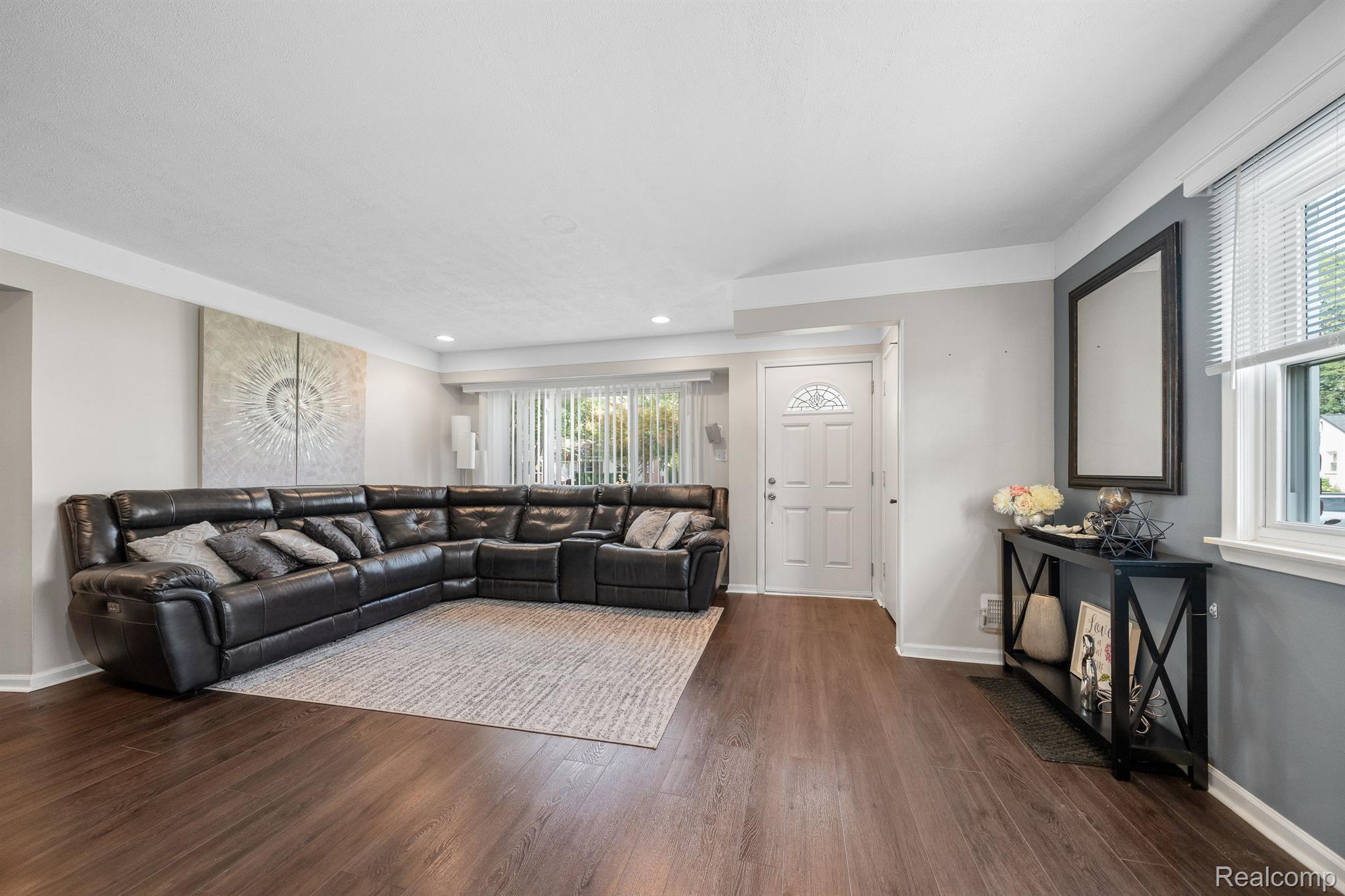 29913 RICHLAND Street