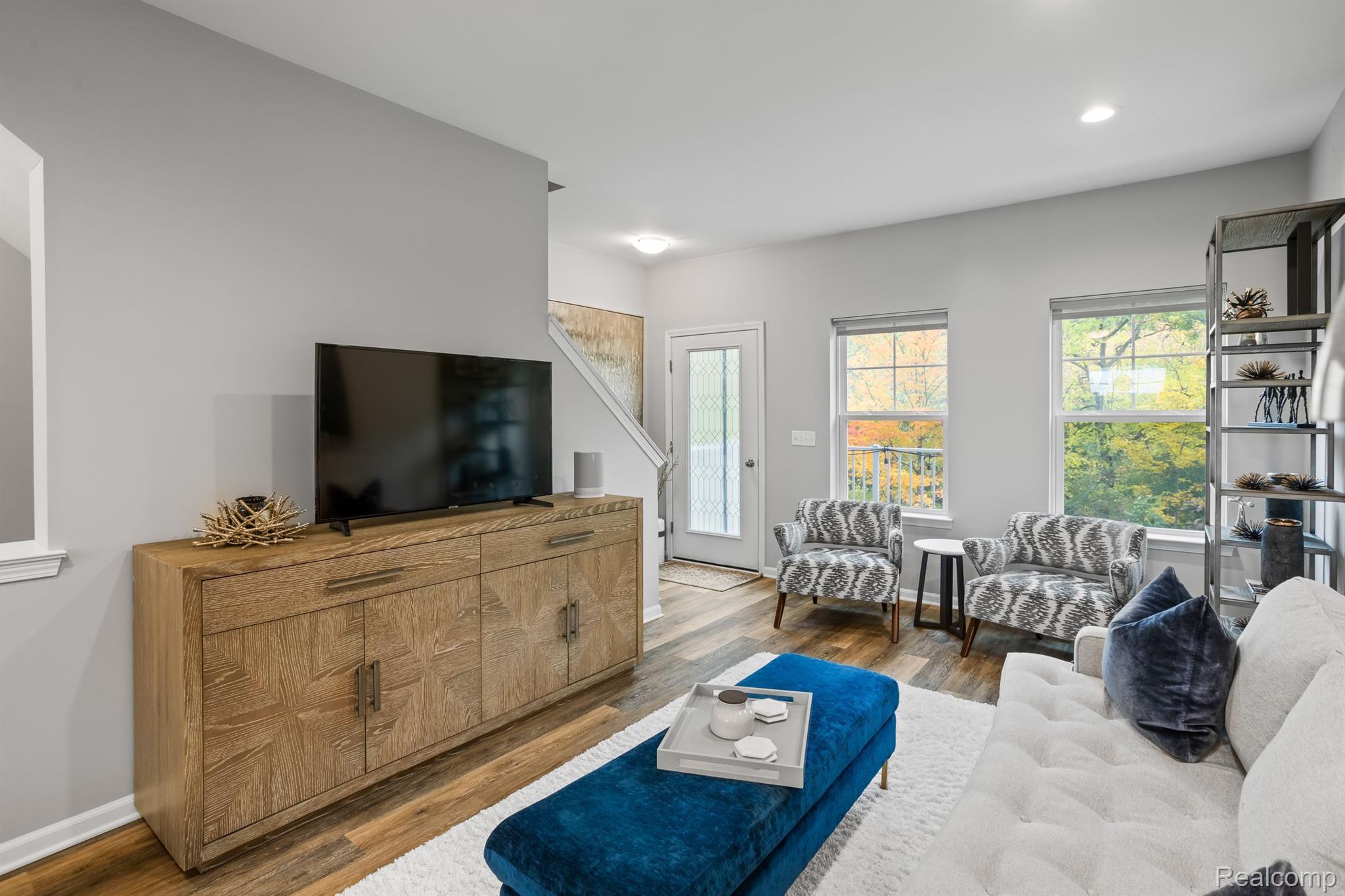 3335 PARKWAYS Boulevard