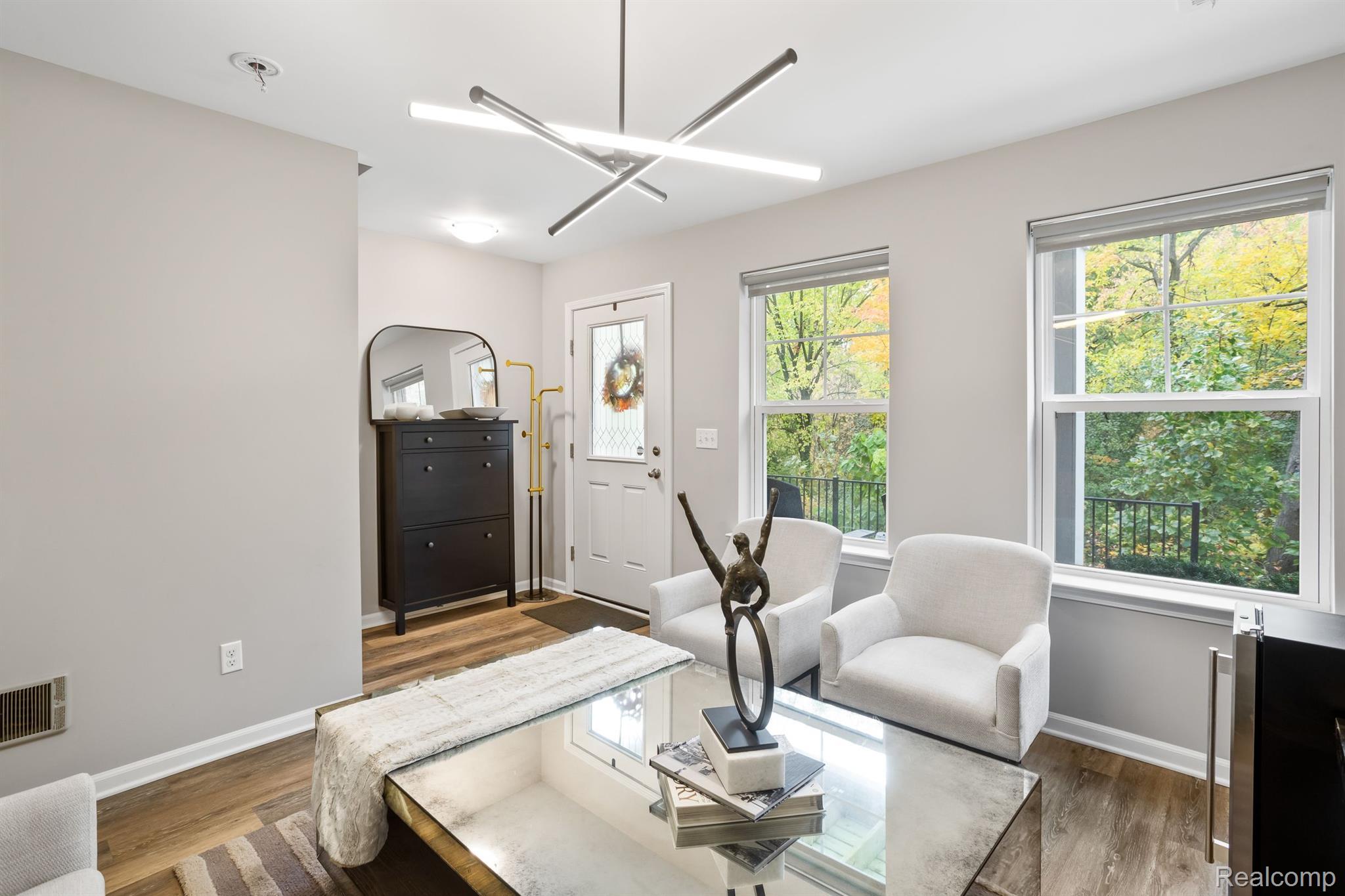 3335 PARKWAYS Boulevard