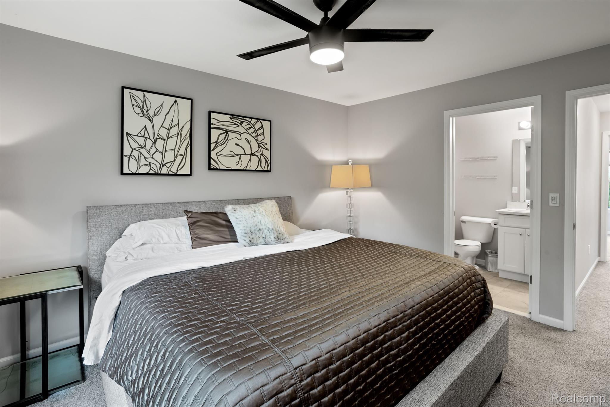 3335 PARKWAYS Boulevard