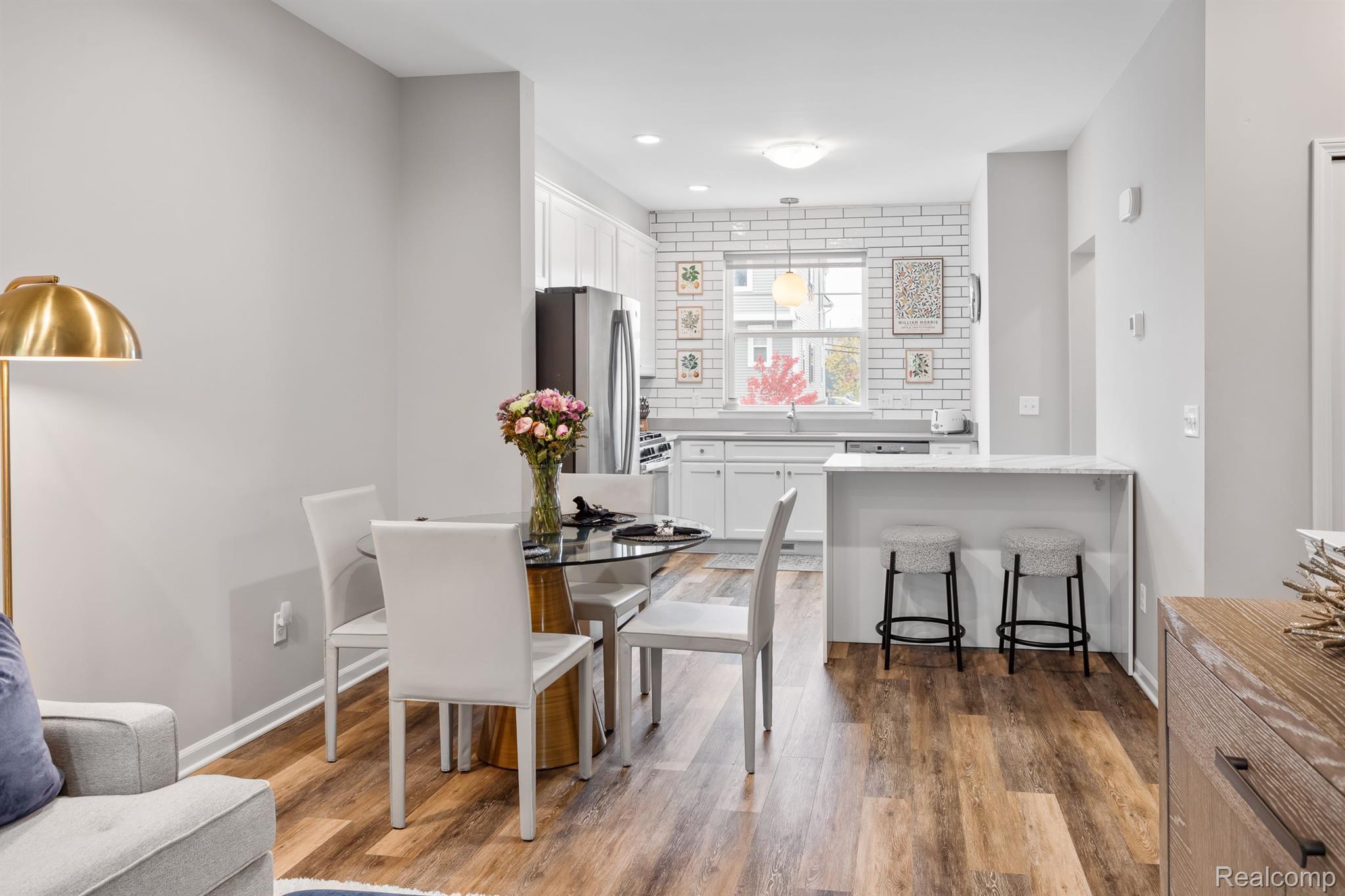 3335 PARKWAYS Boulevard