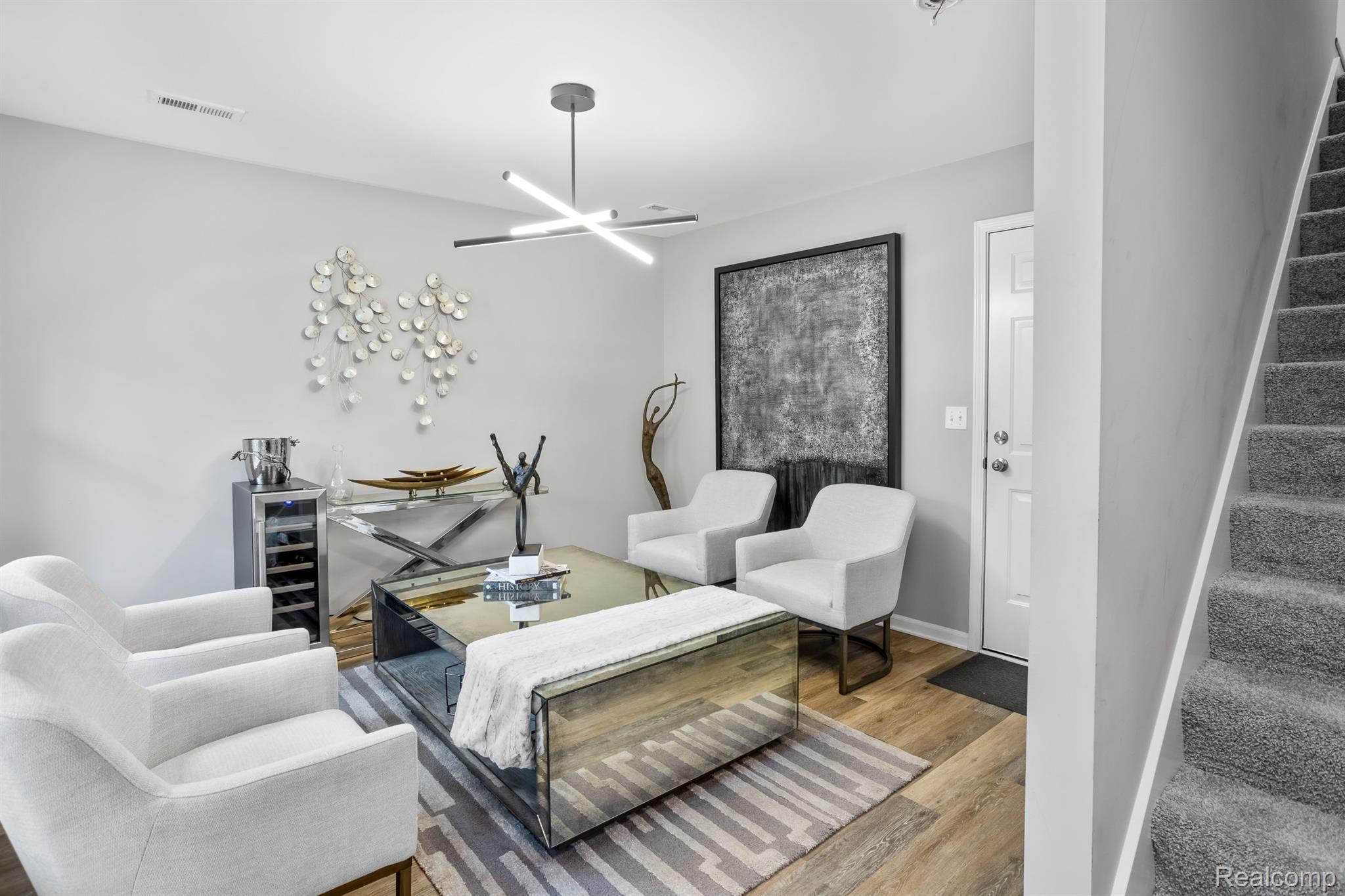 3335 PARKWAYS Boulevard