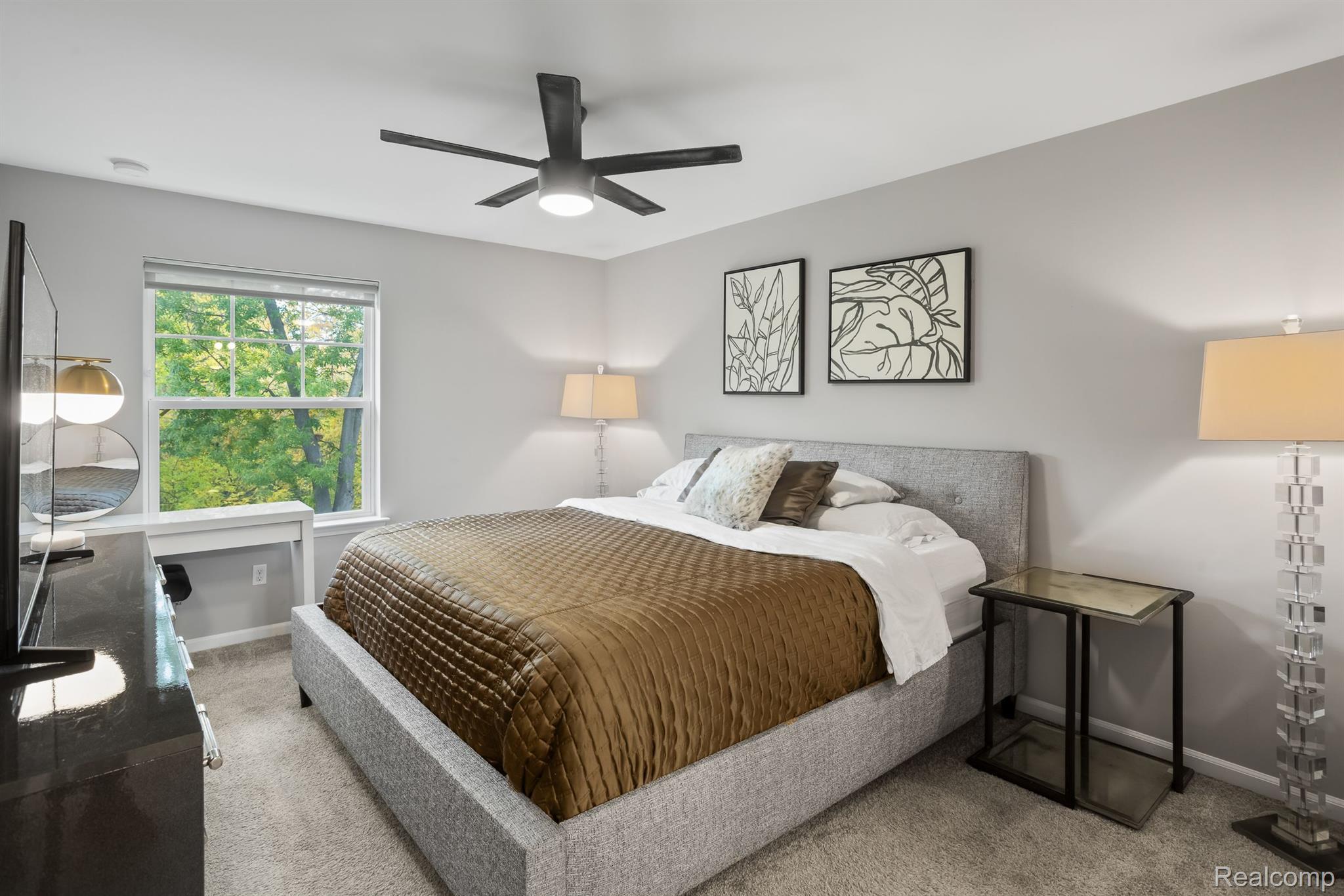 3335 PARKWAYS Boulevard