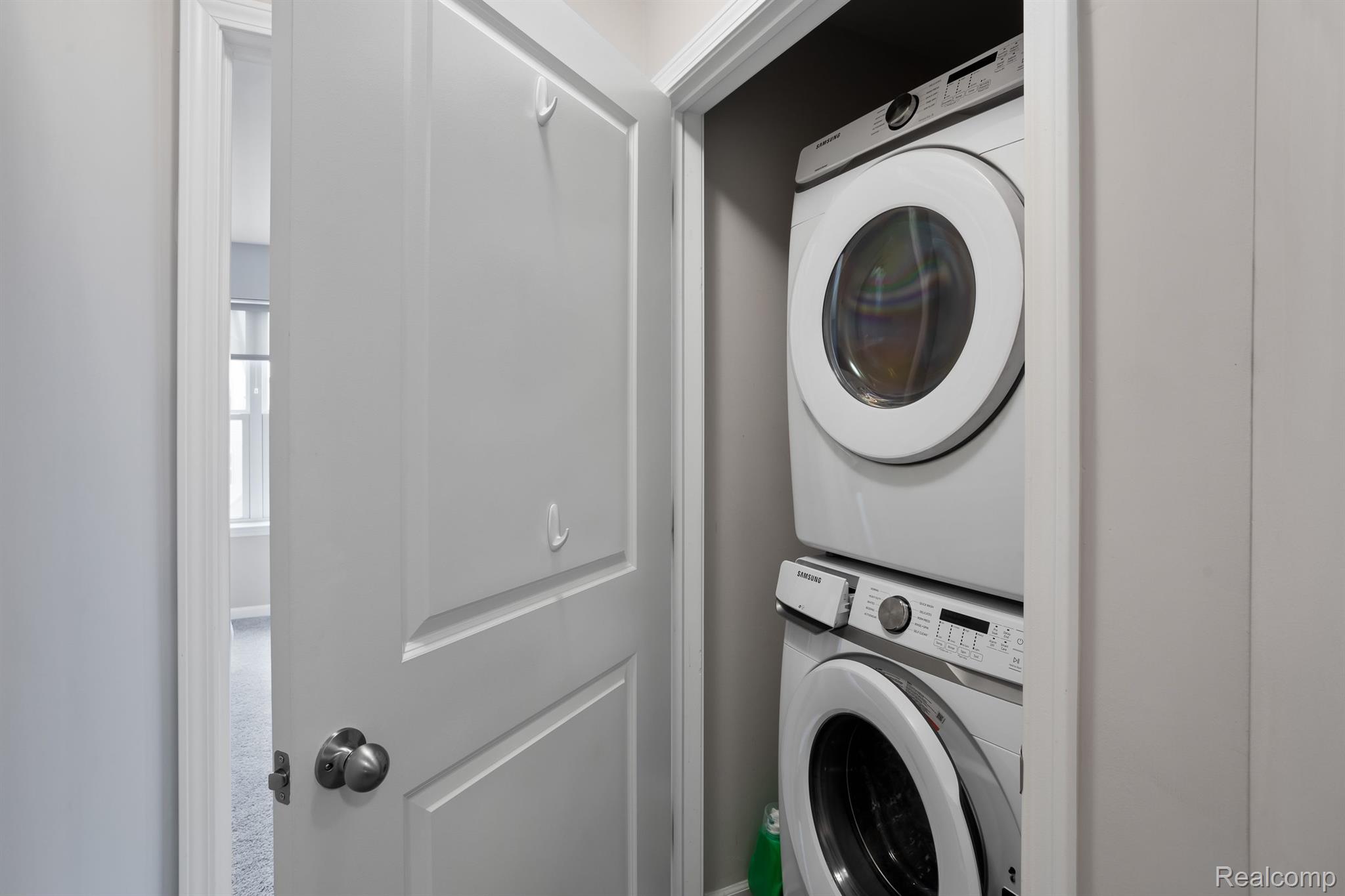 3335 PARKWAYS Boulevard