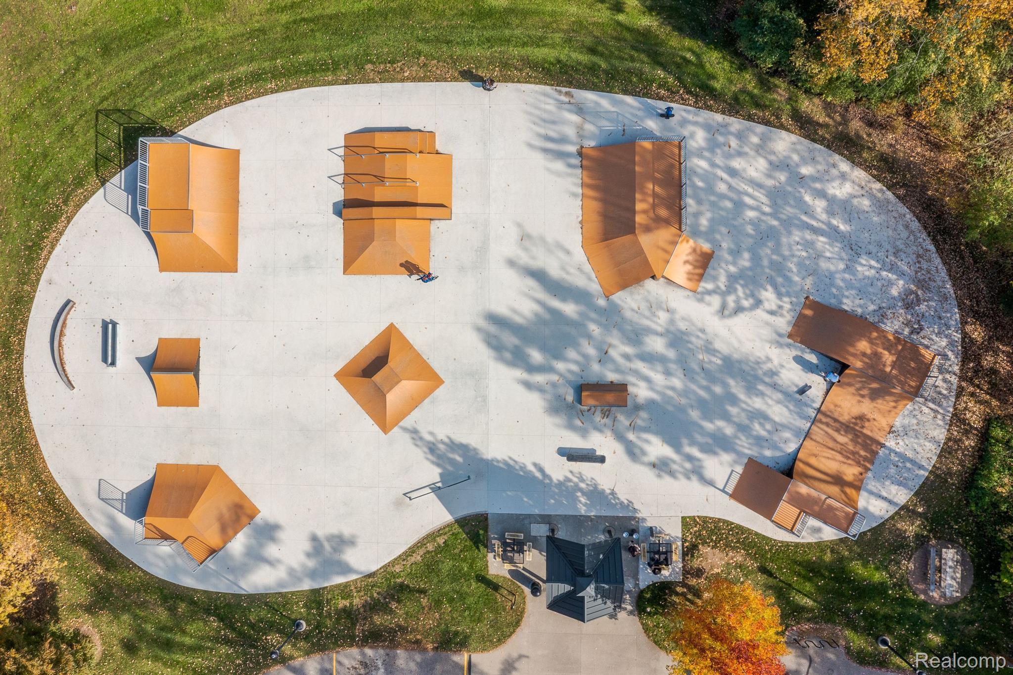 3335 PARKWAYS Boulevard