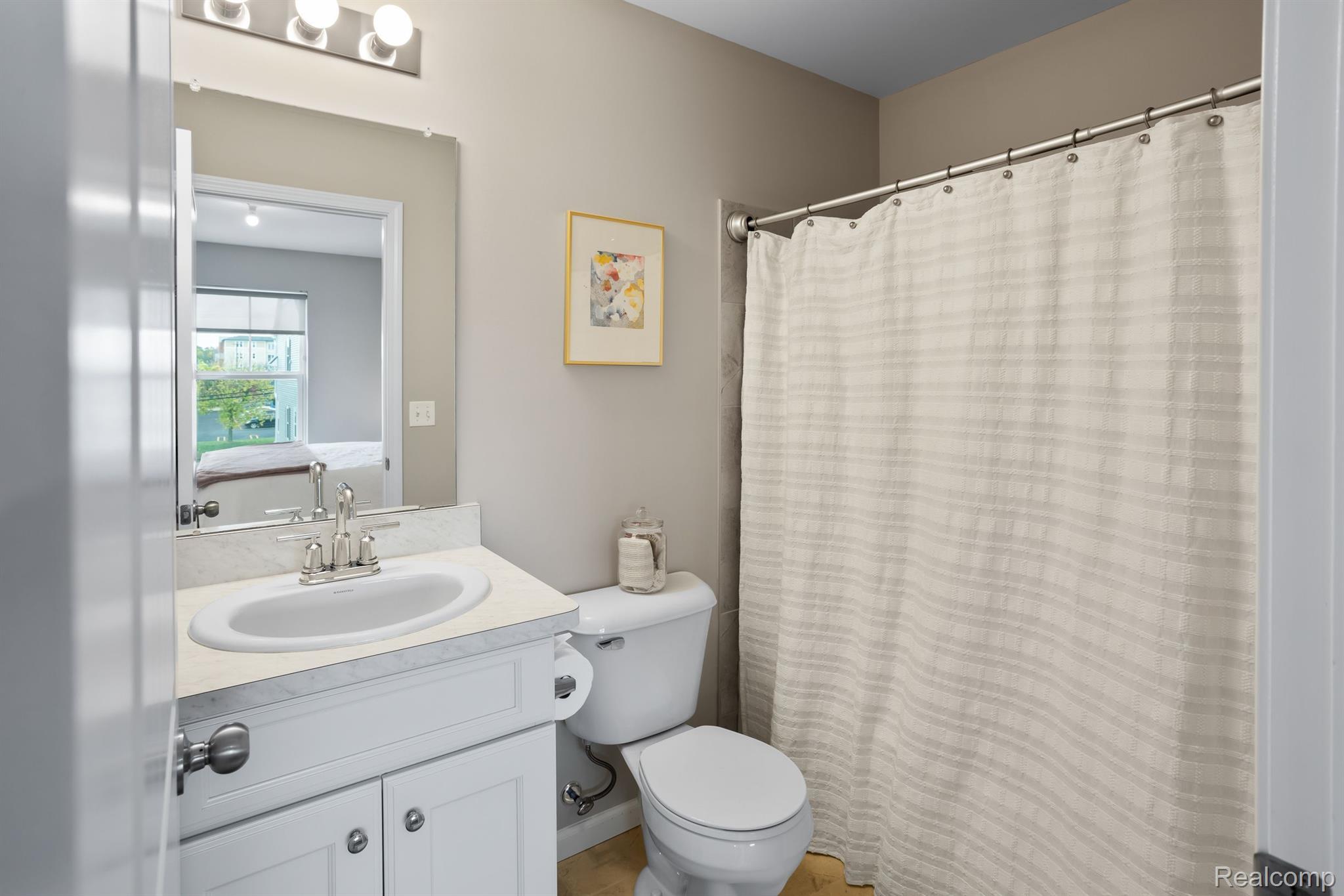 3335 PARKWAYS Boulevard