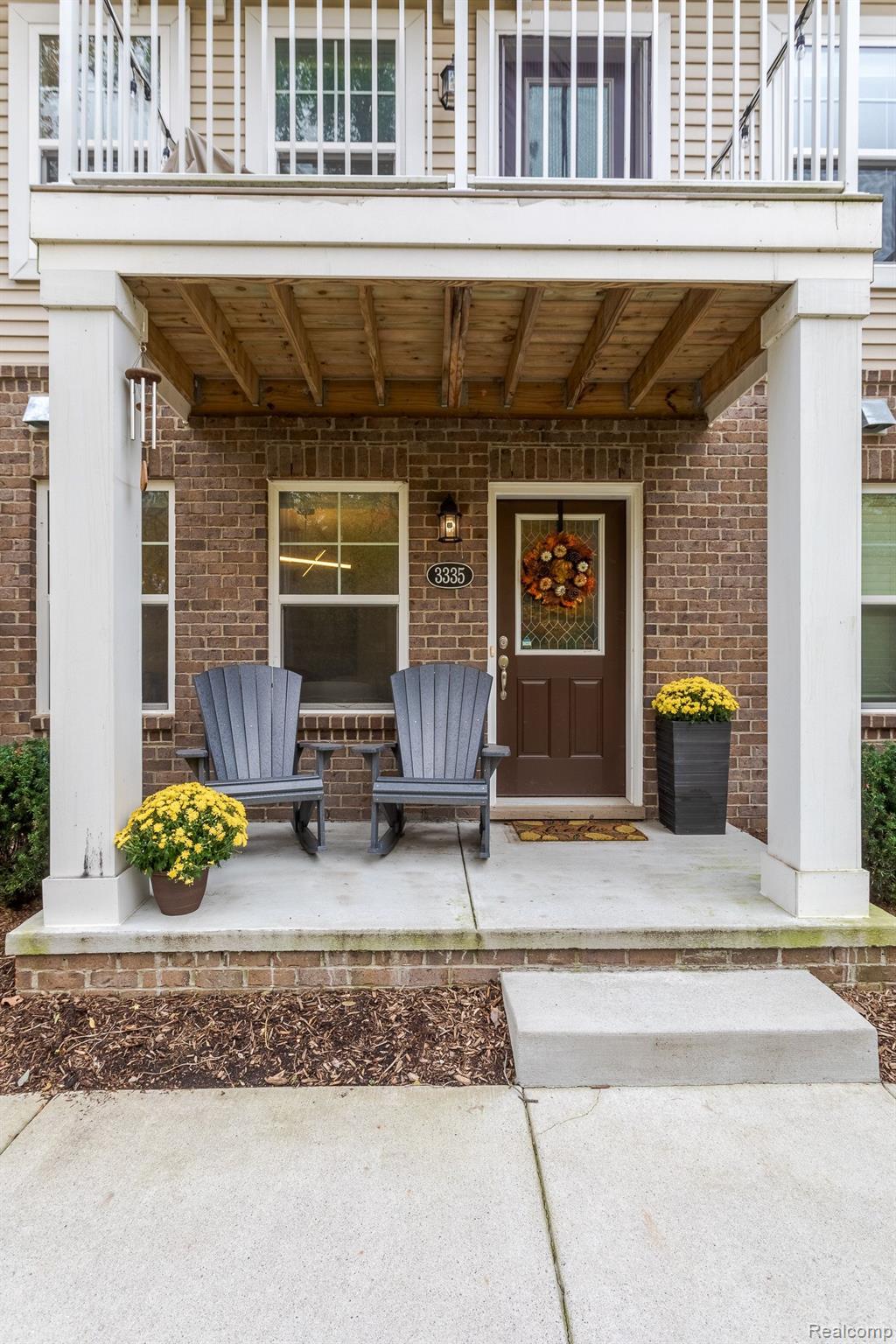 3335 PARKWAYS Boulevard