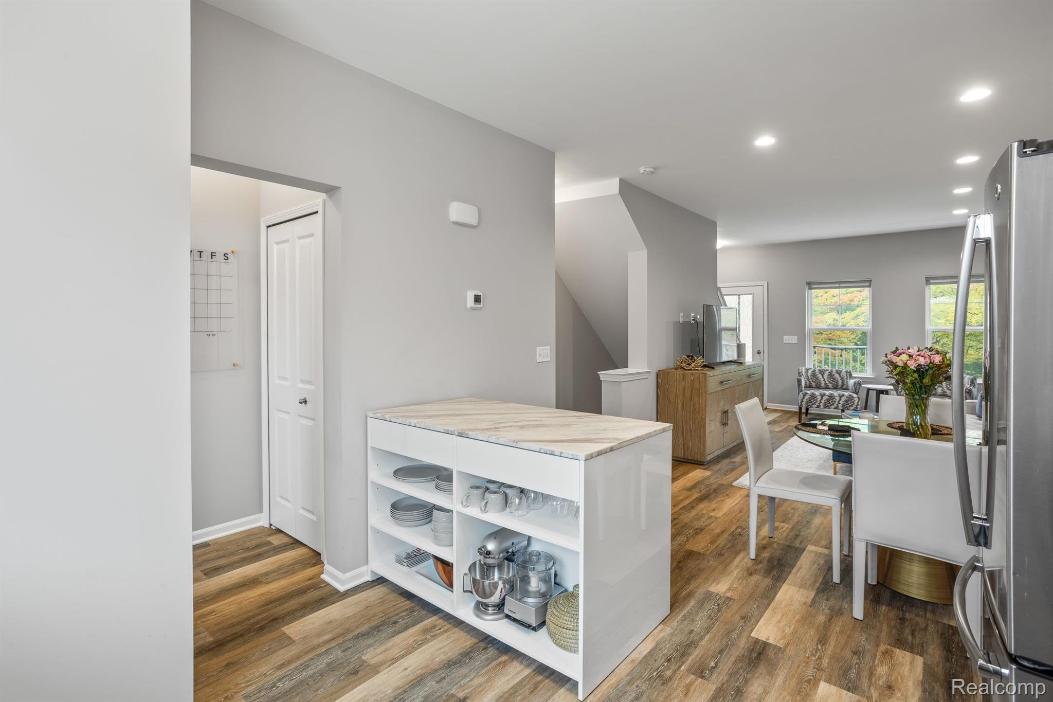 3335 PARKWAYS Boulevard