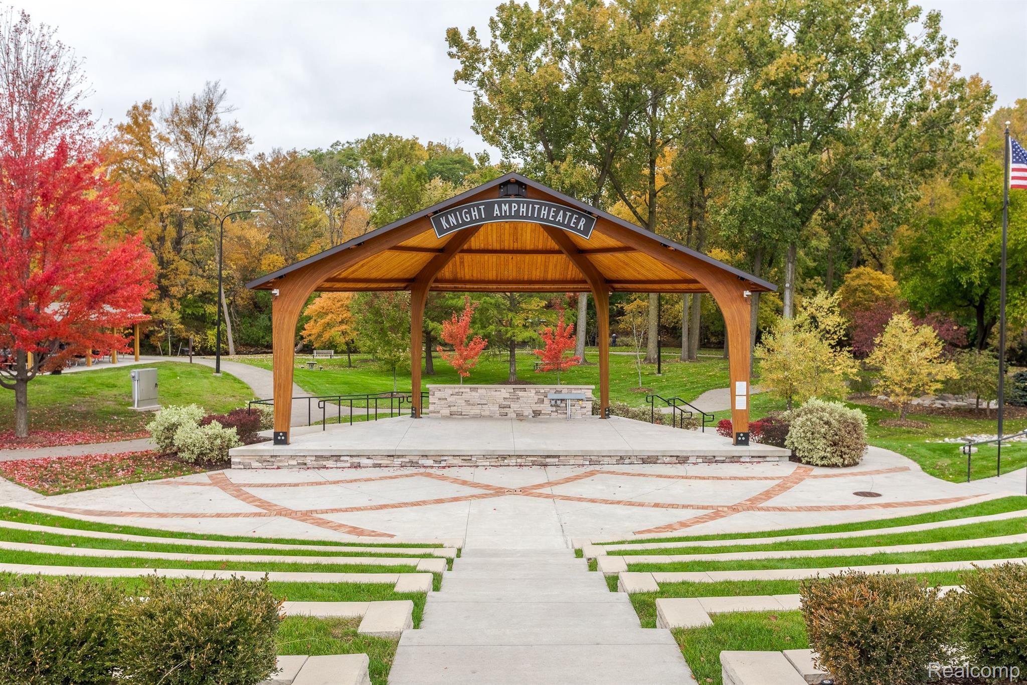 3335 PARKWAYS Boulevard