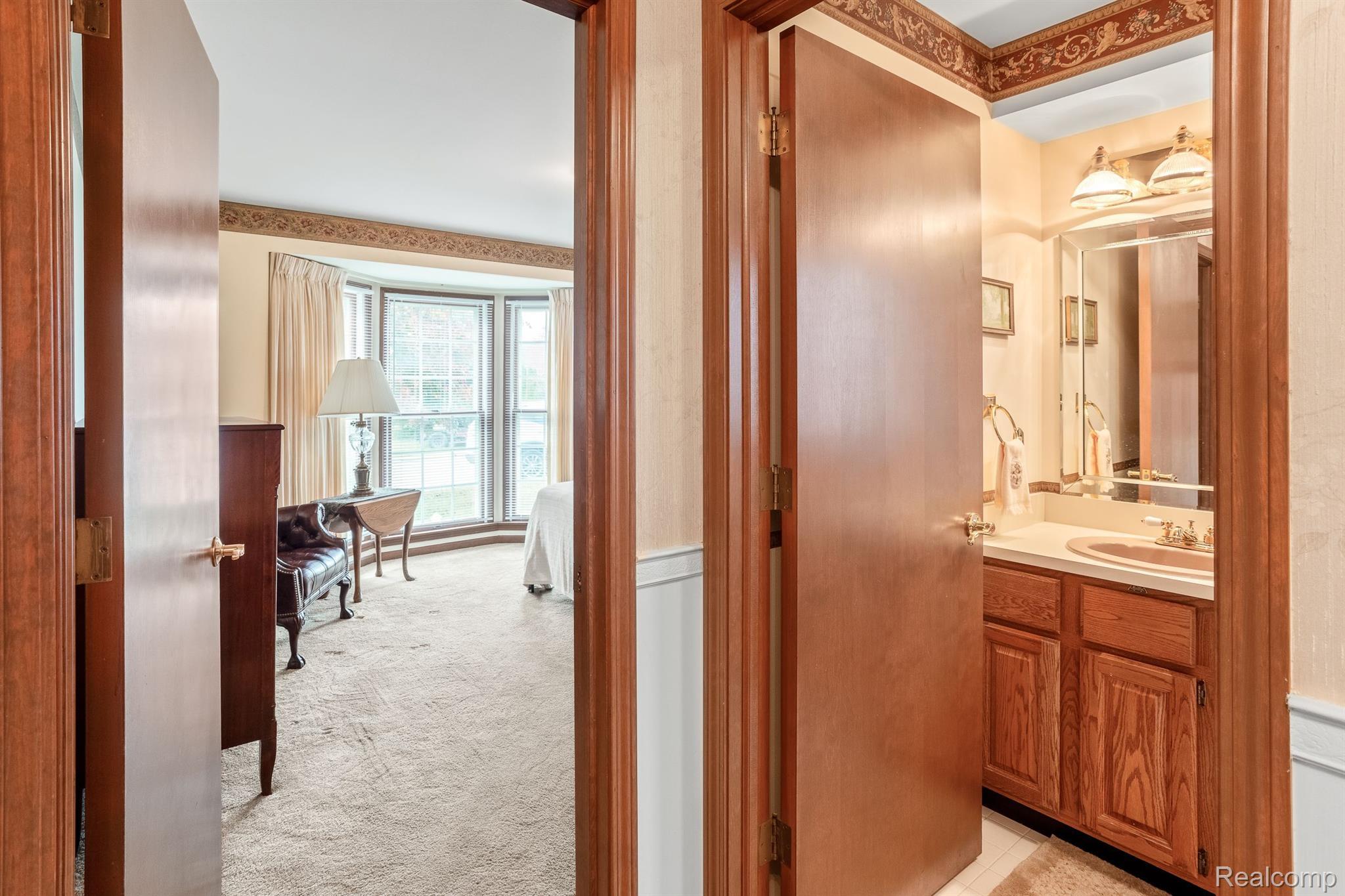 18849 MAPLE Circle N