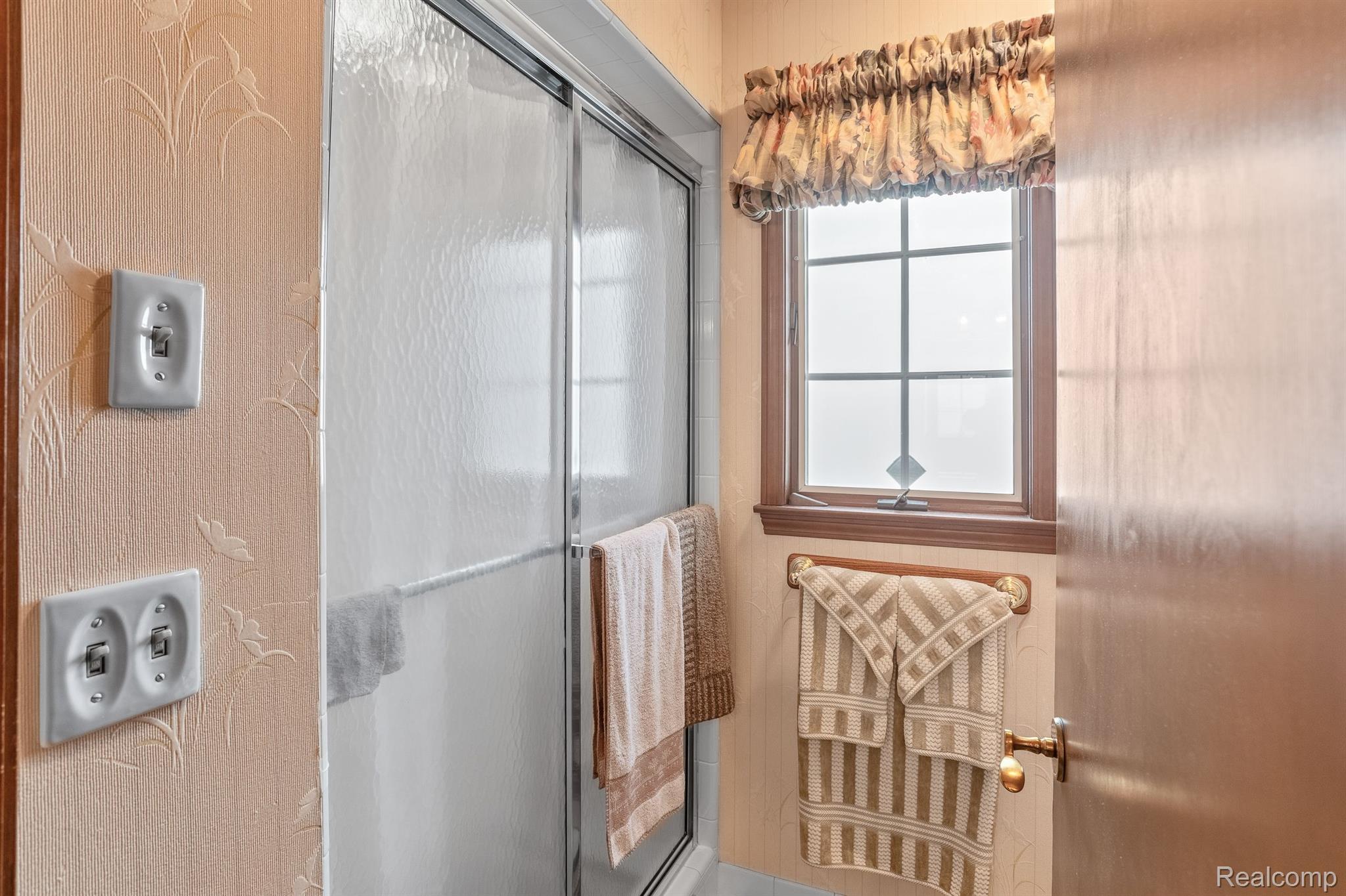 18849 MAPLE Circle N