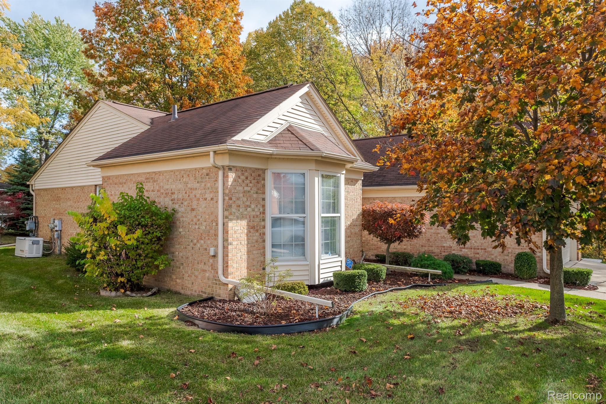 18849 MAPLE Circle N