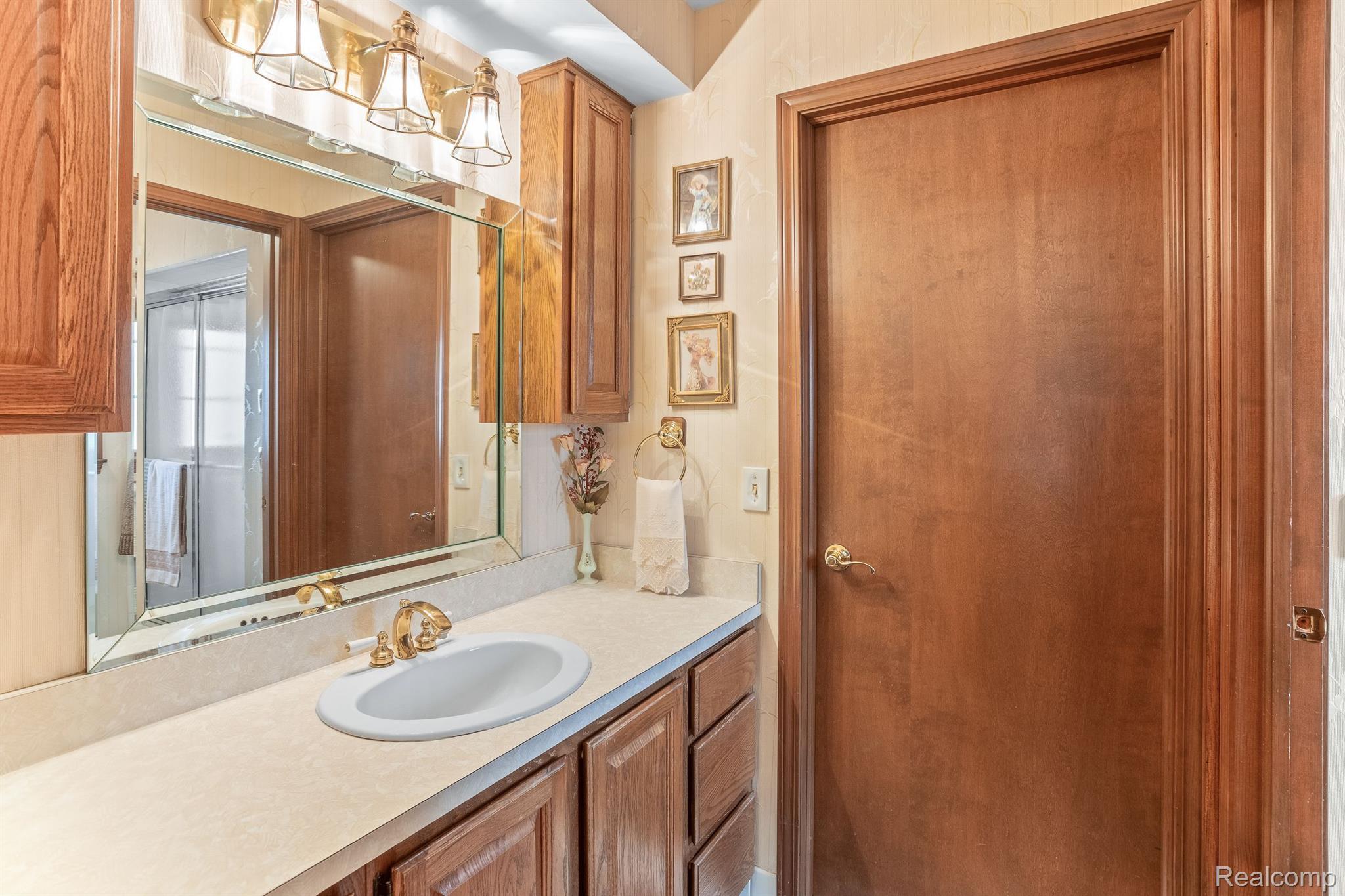 18849 MAPLE Circle N