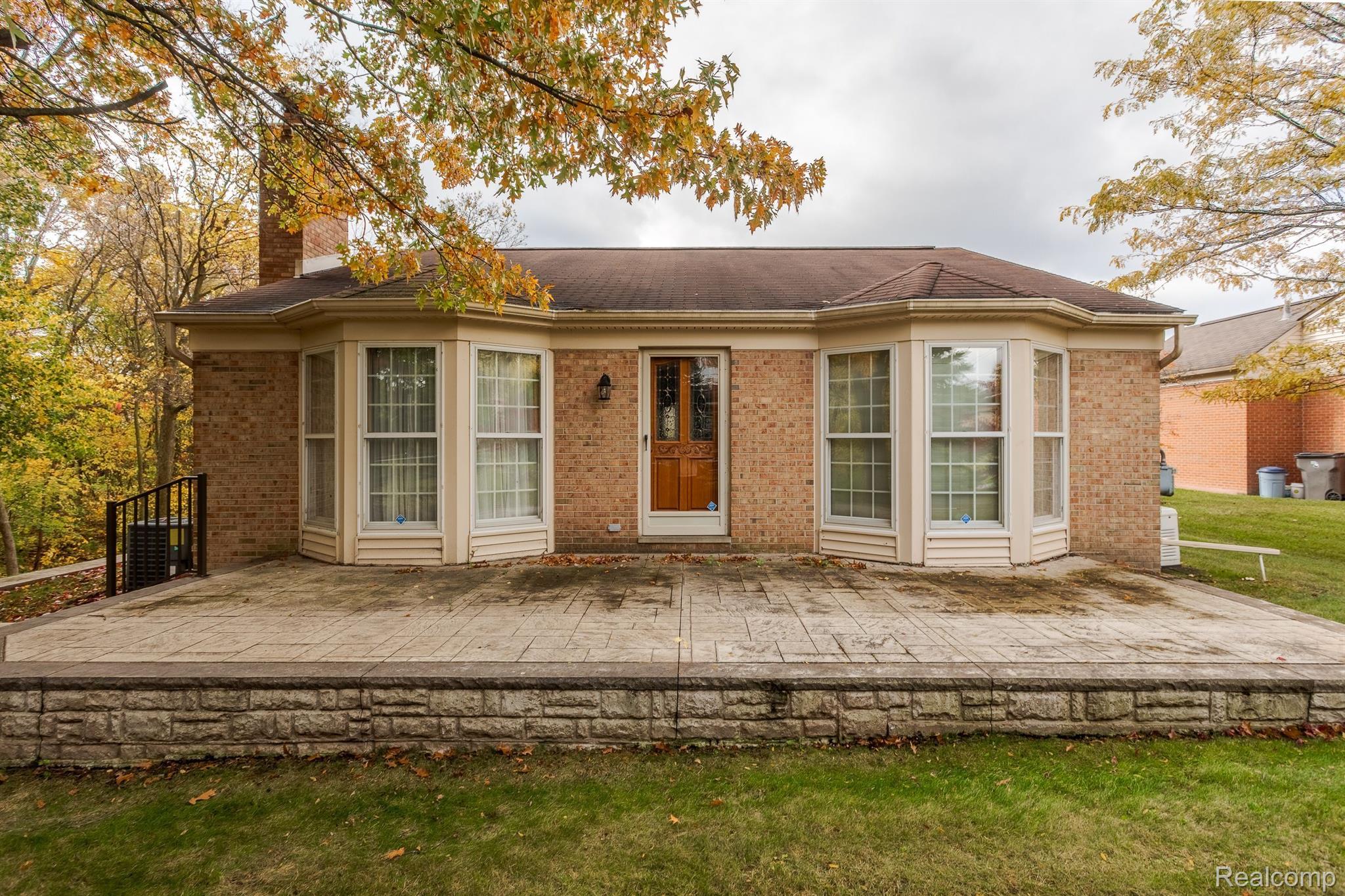 18849 MAPLE Circle N