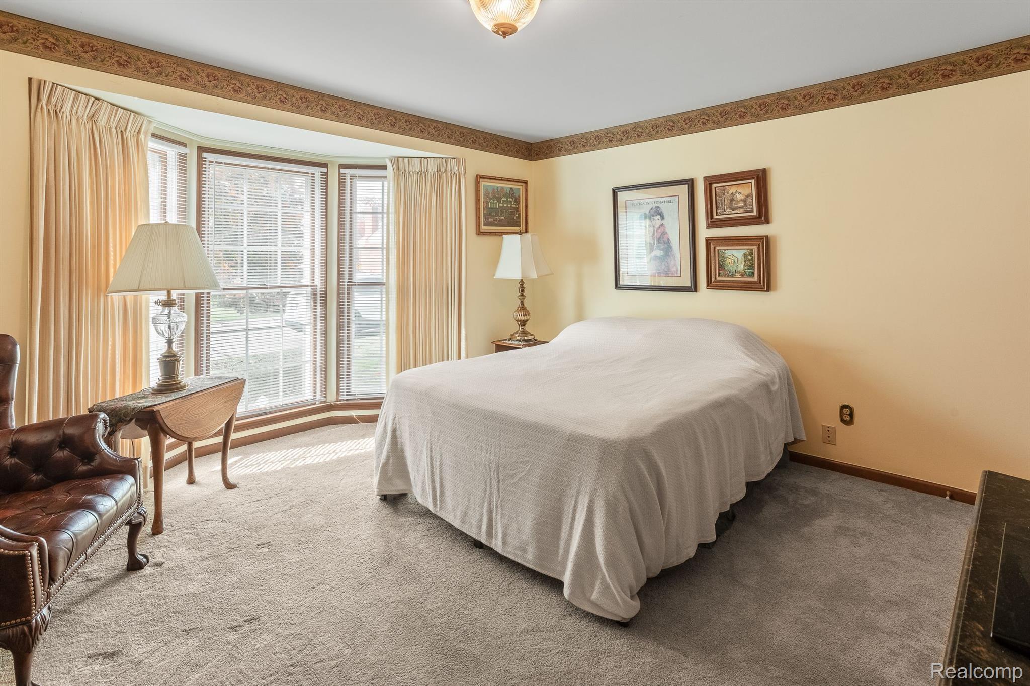 18849 MAPLE Circle N