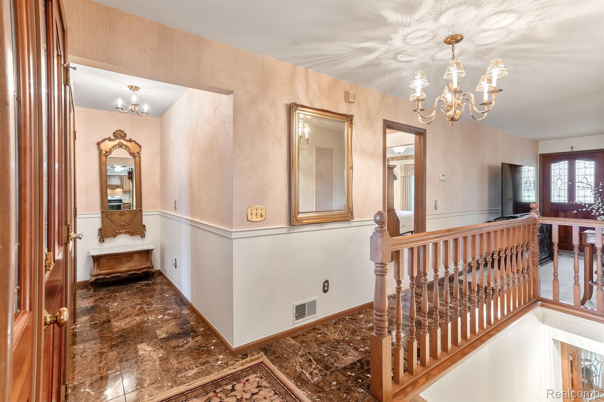 18849 MAPLE Circle N