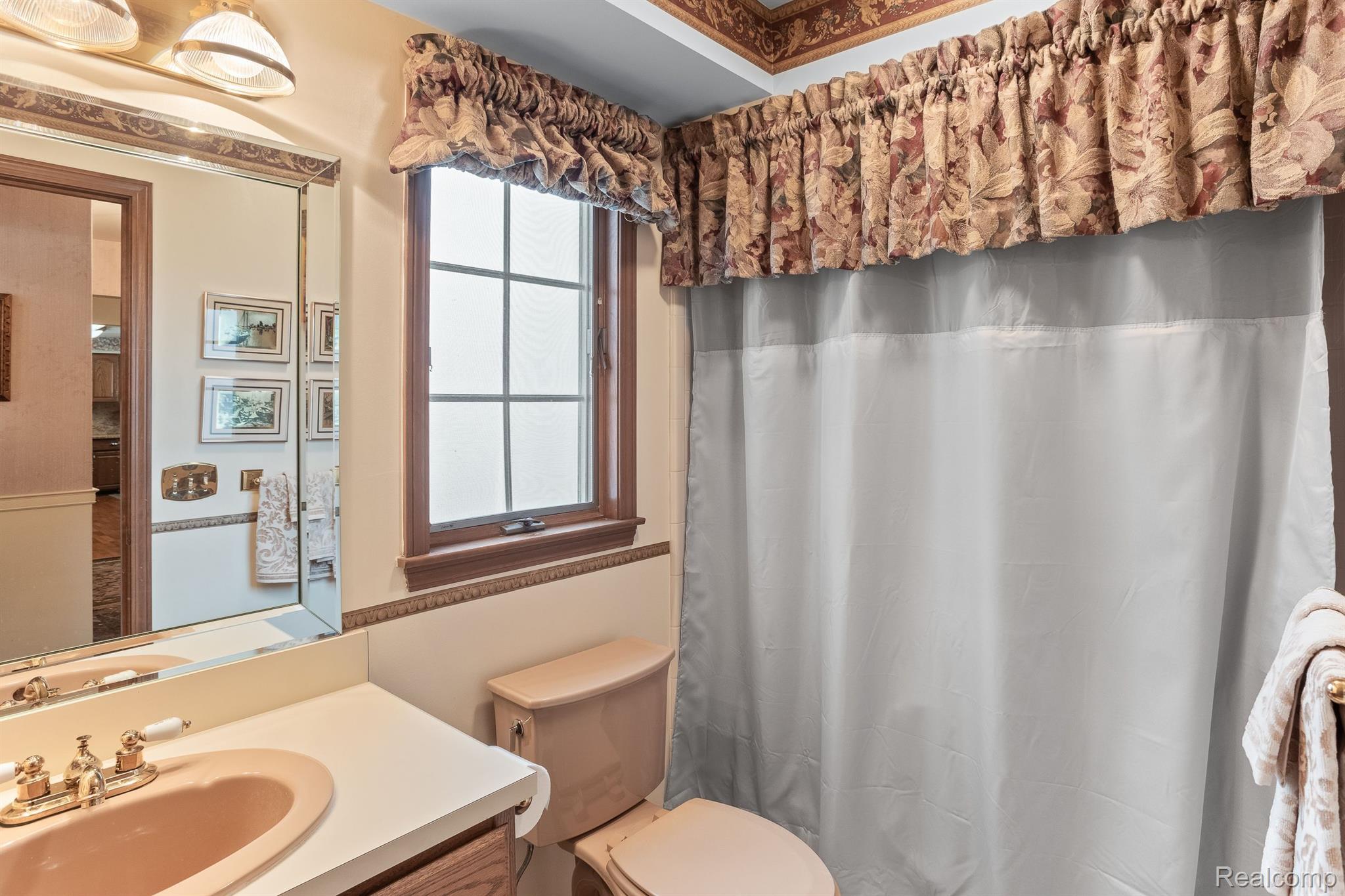 18849 MAPLE Circle N