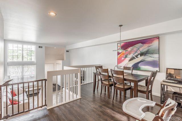 179 W KENILWORTH Avenue