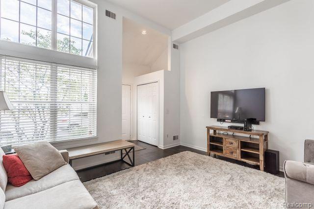 179 W KENILWORTH Avenue