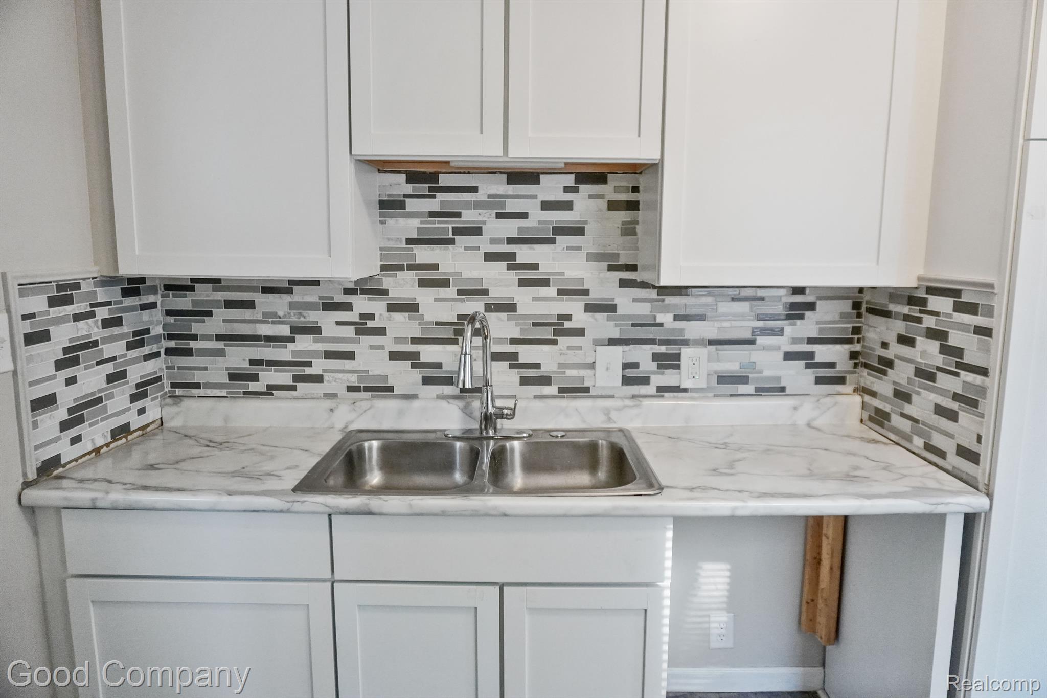 28433 GLENWOOD Street