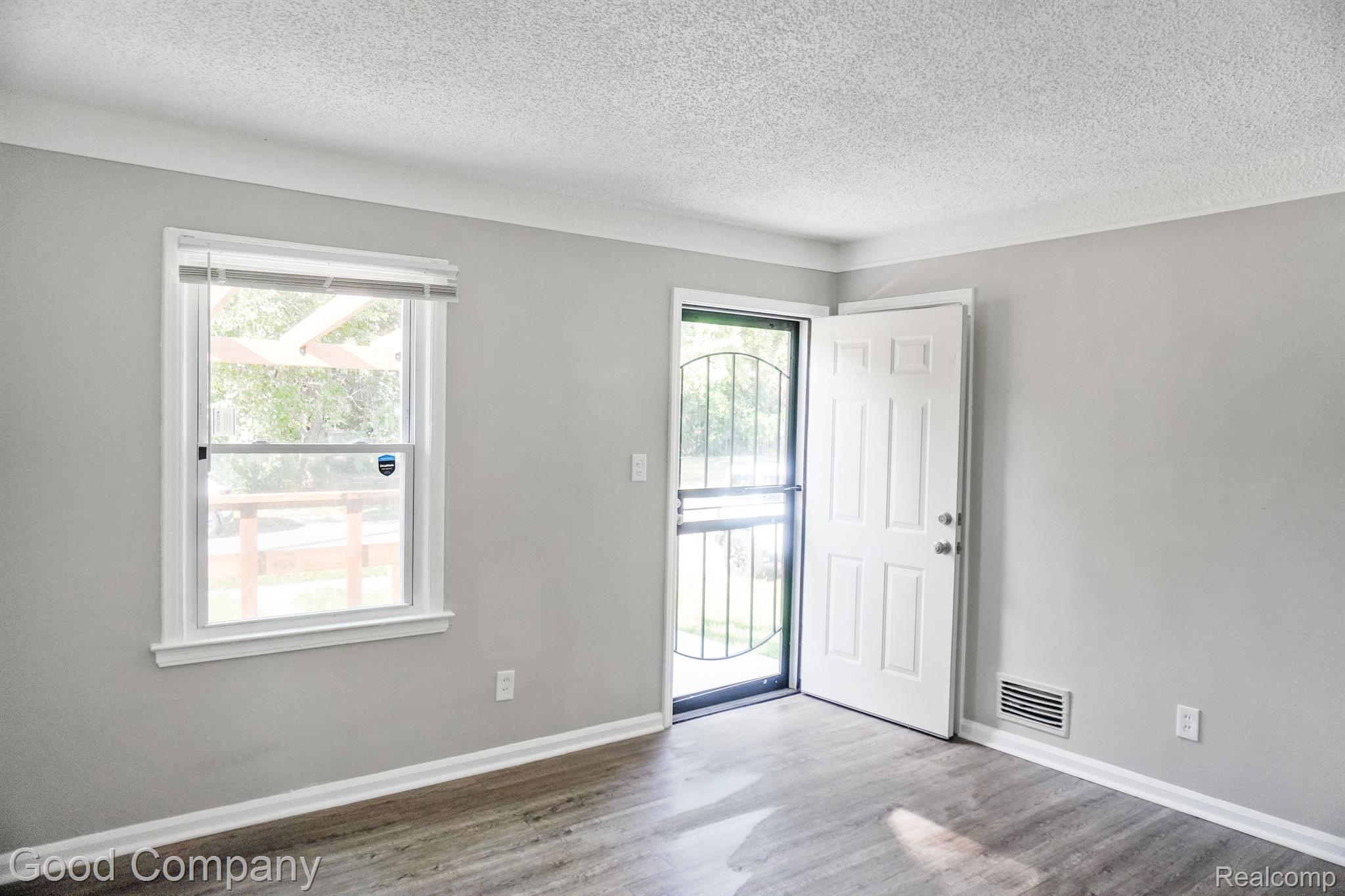 28433 GLENWOOD Street