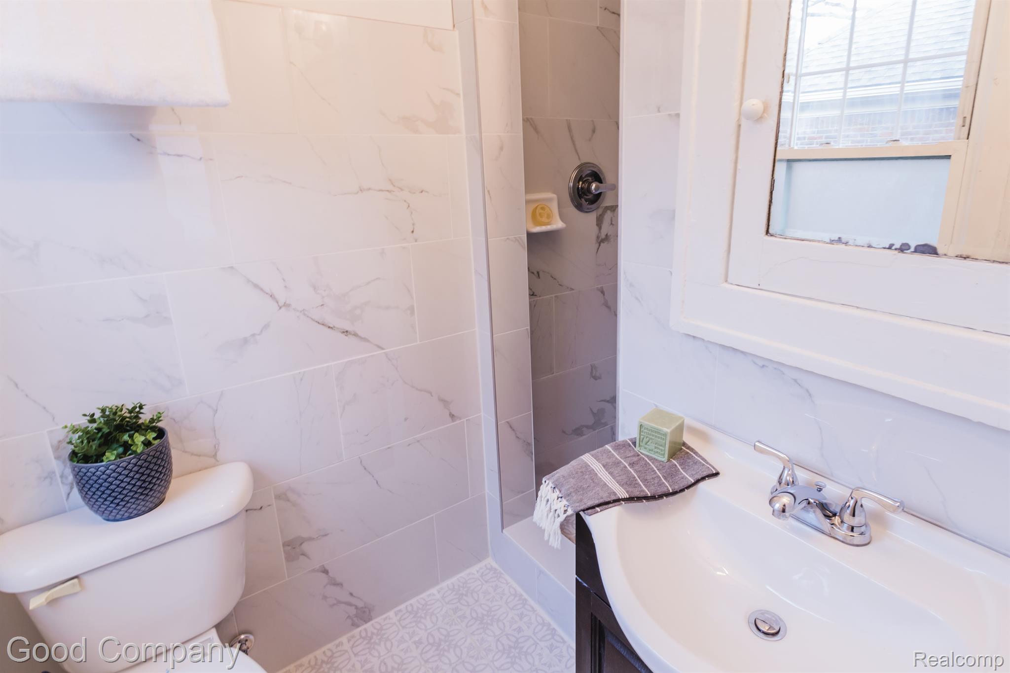 1925 LONGFELLOW Street