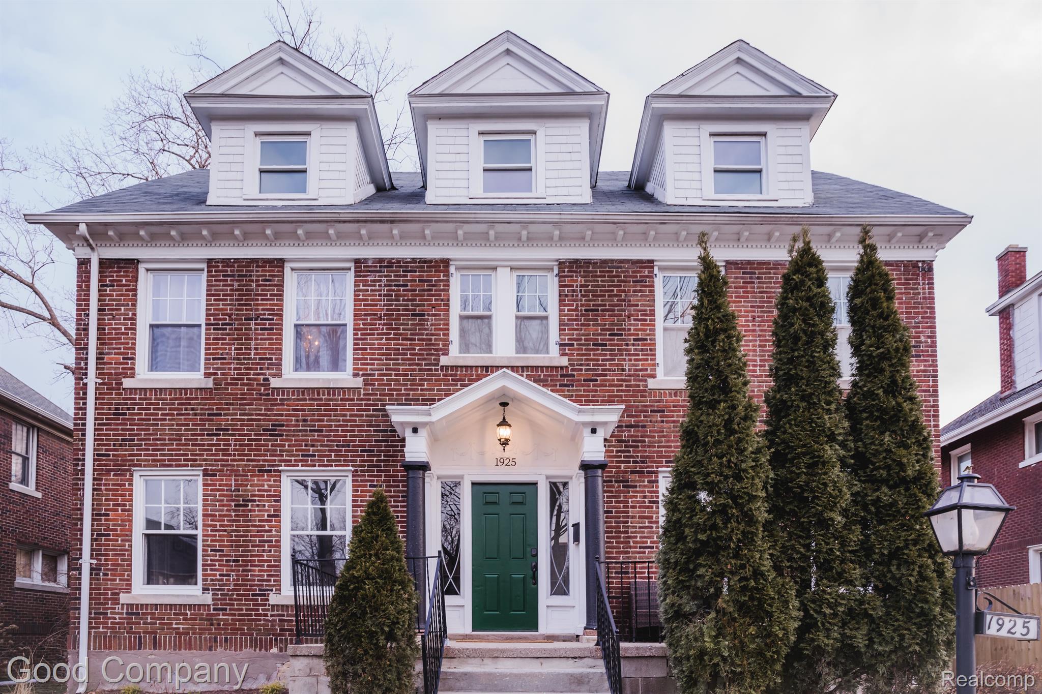 1925 LONGFELLOW Street