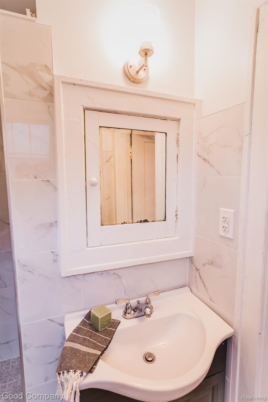 1925 LONGFELLOW Street