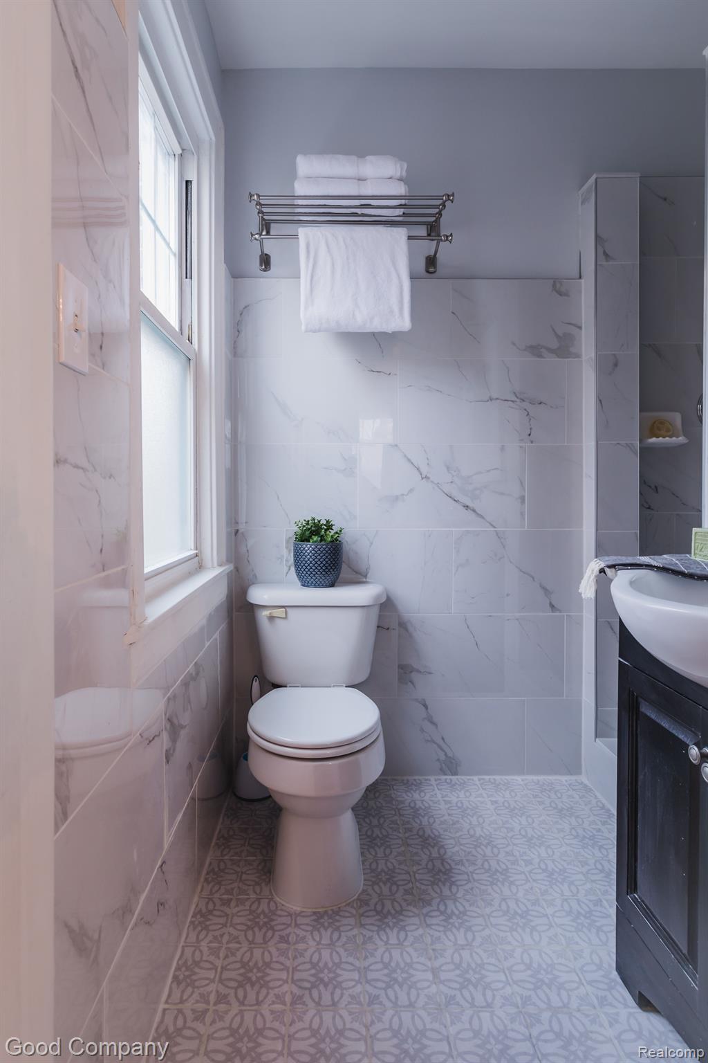 1925 LONGFELLOW Street