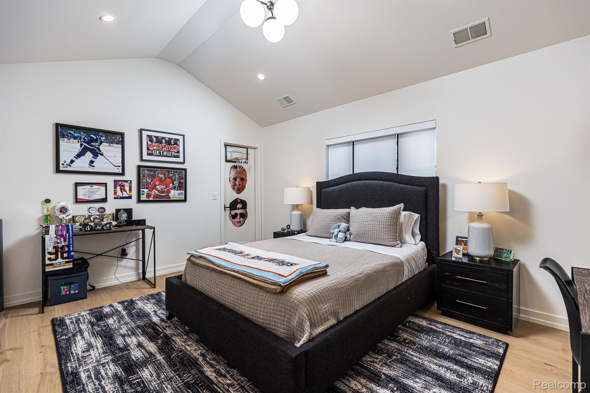 1202 LYONHURST Street