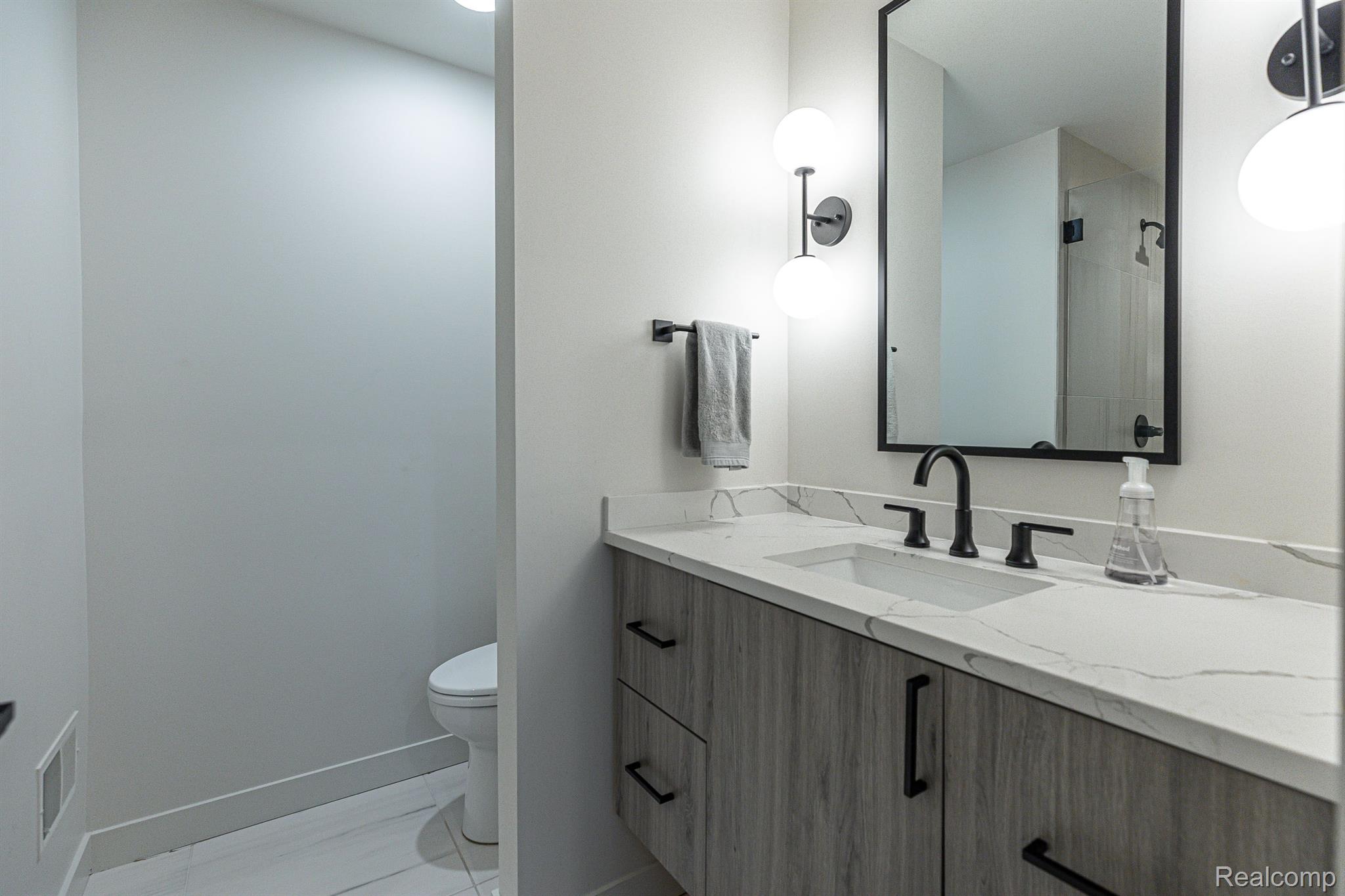 1202 LYONHURST Street