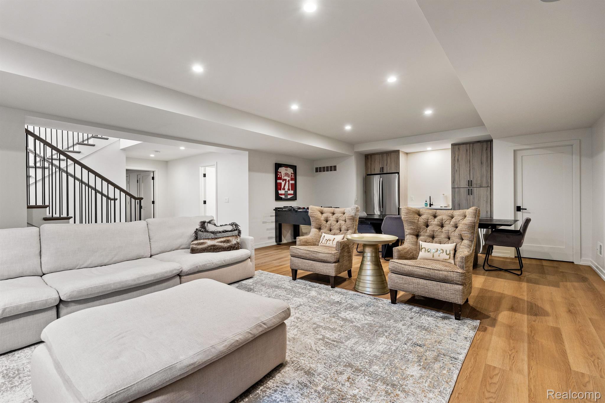 1202 LYONHURST Street