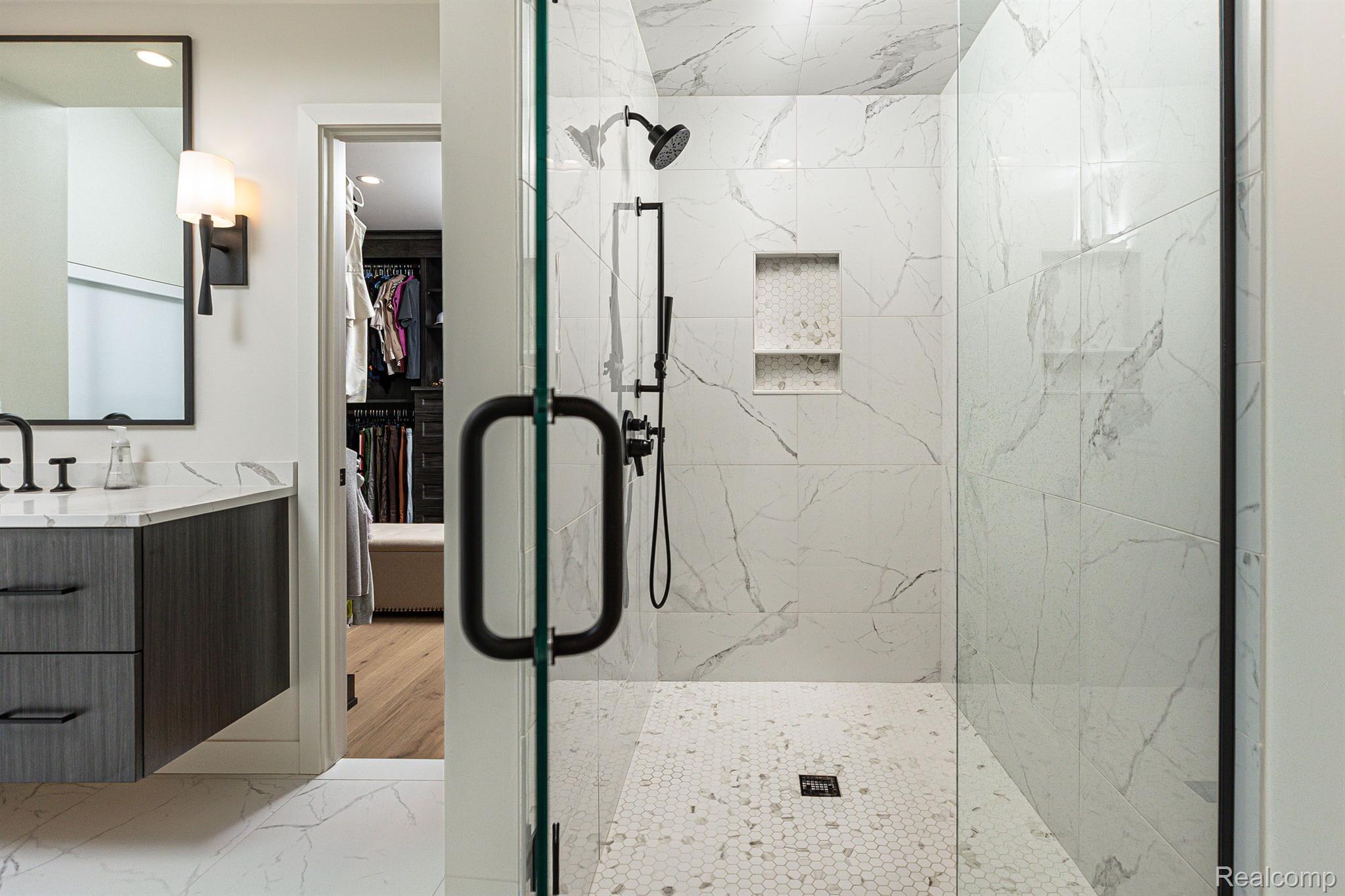 1202 LYONHURST Street