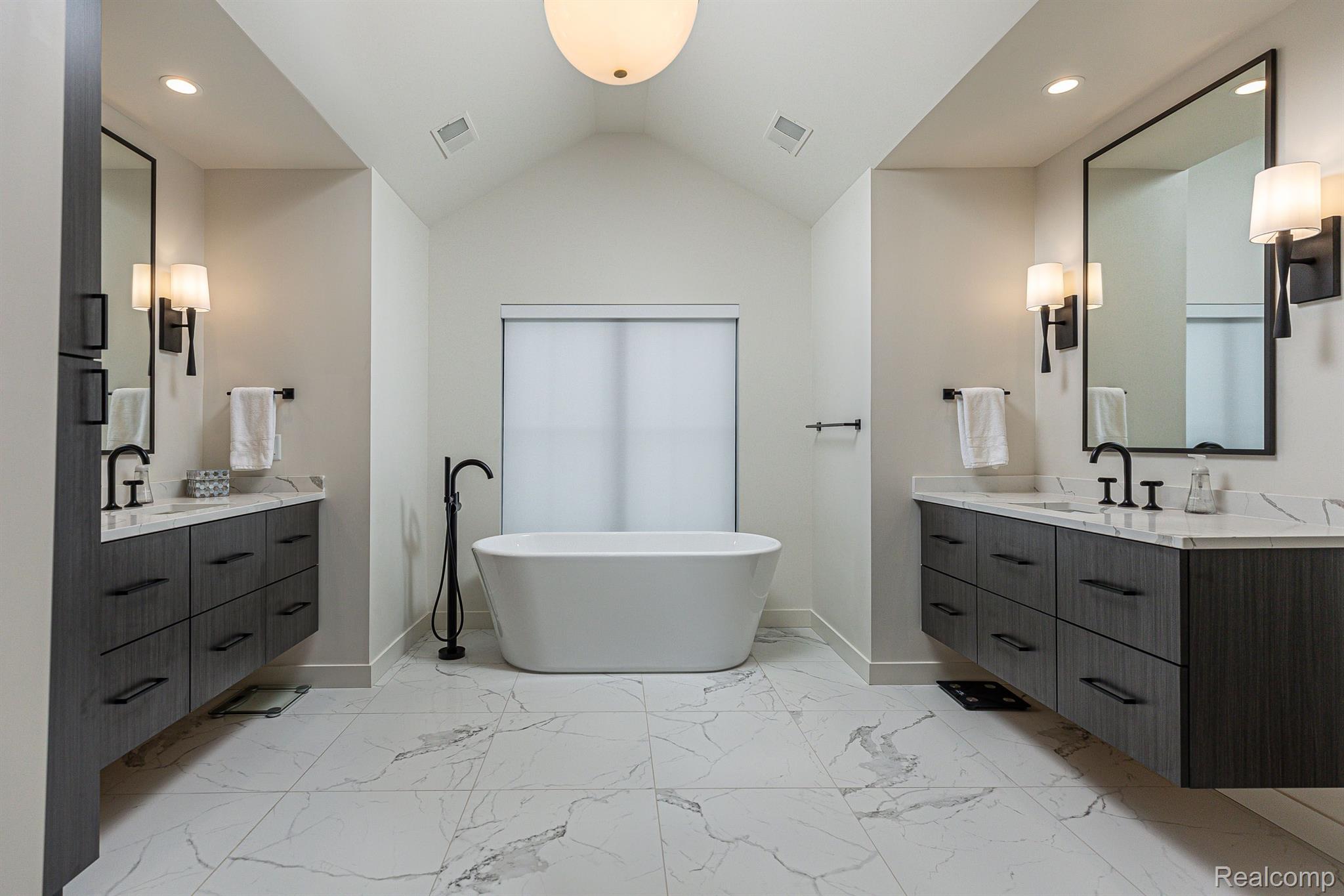 1202 LYONHURST Street