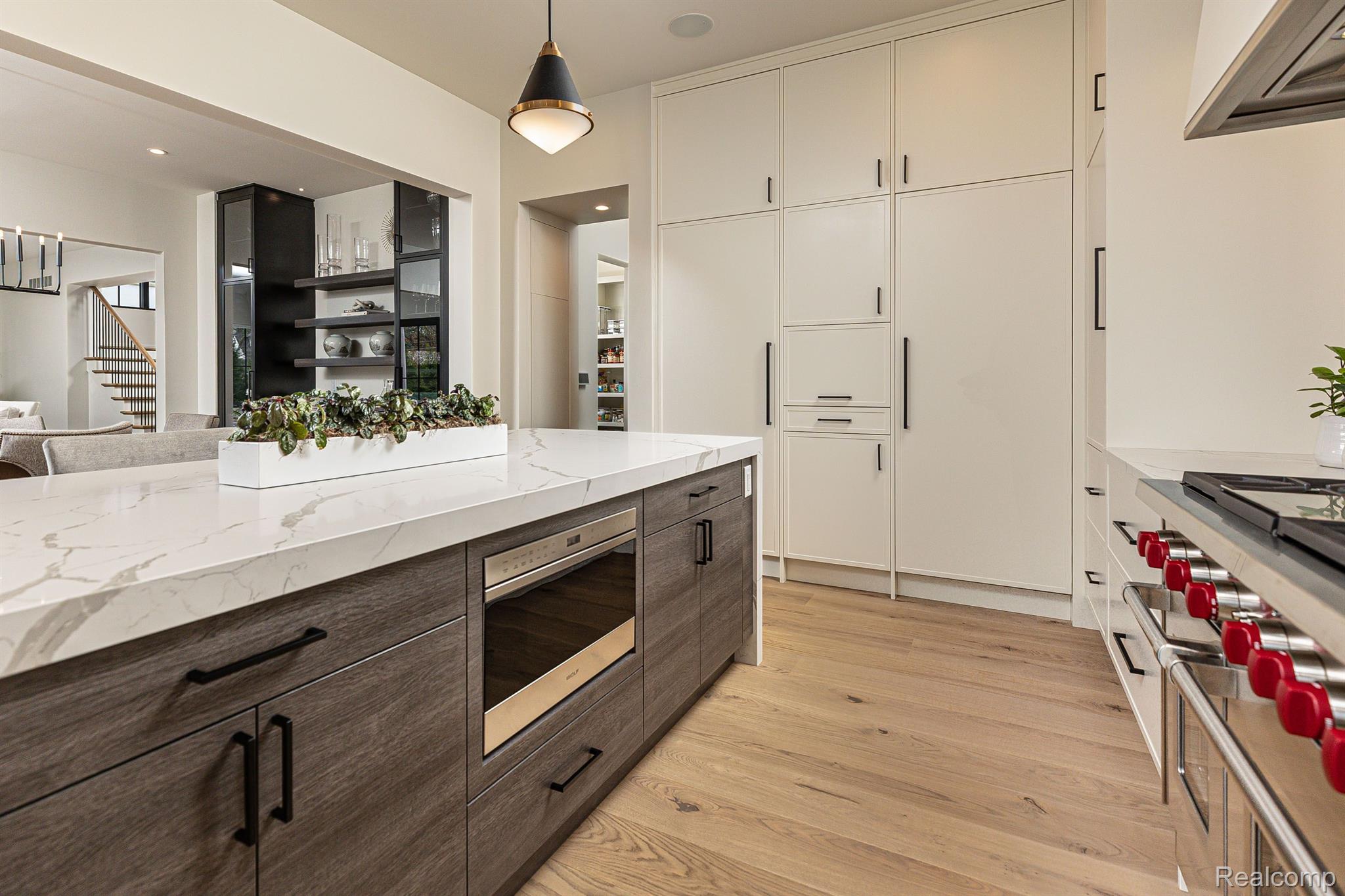 1202 LYONHURST Street