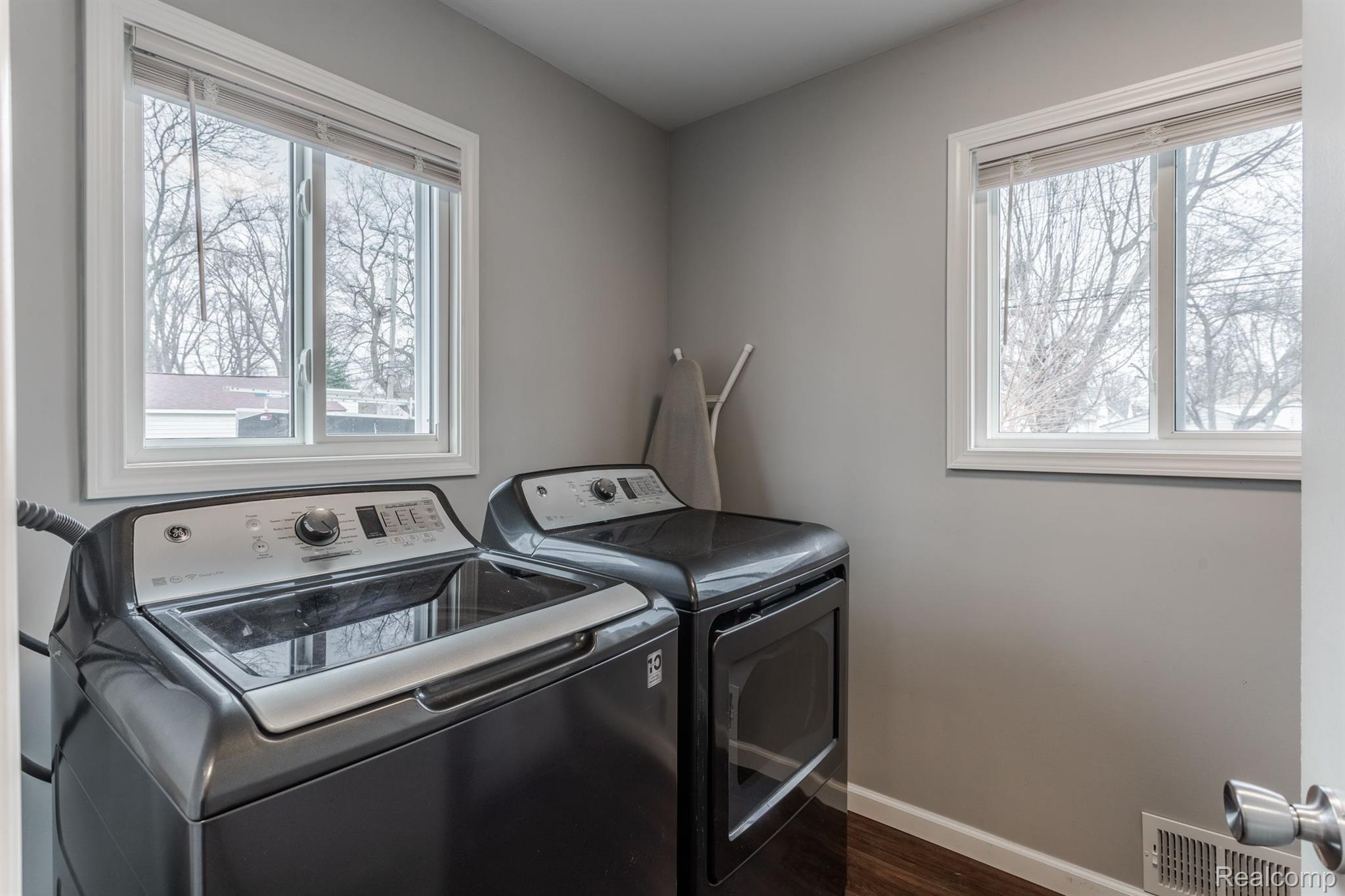 27312 HAMPDEN Street