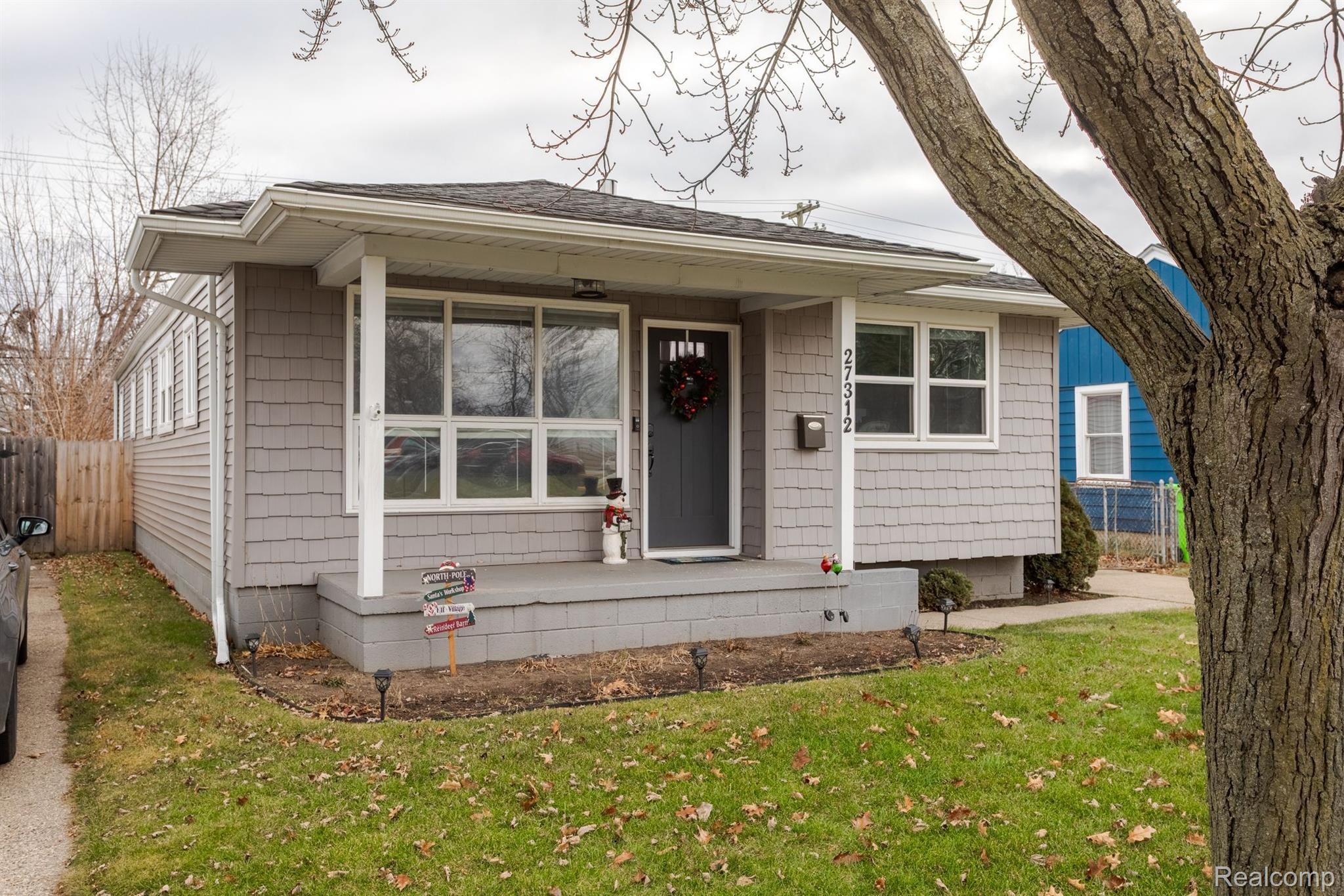 27312 HAMPDEN Street